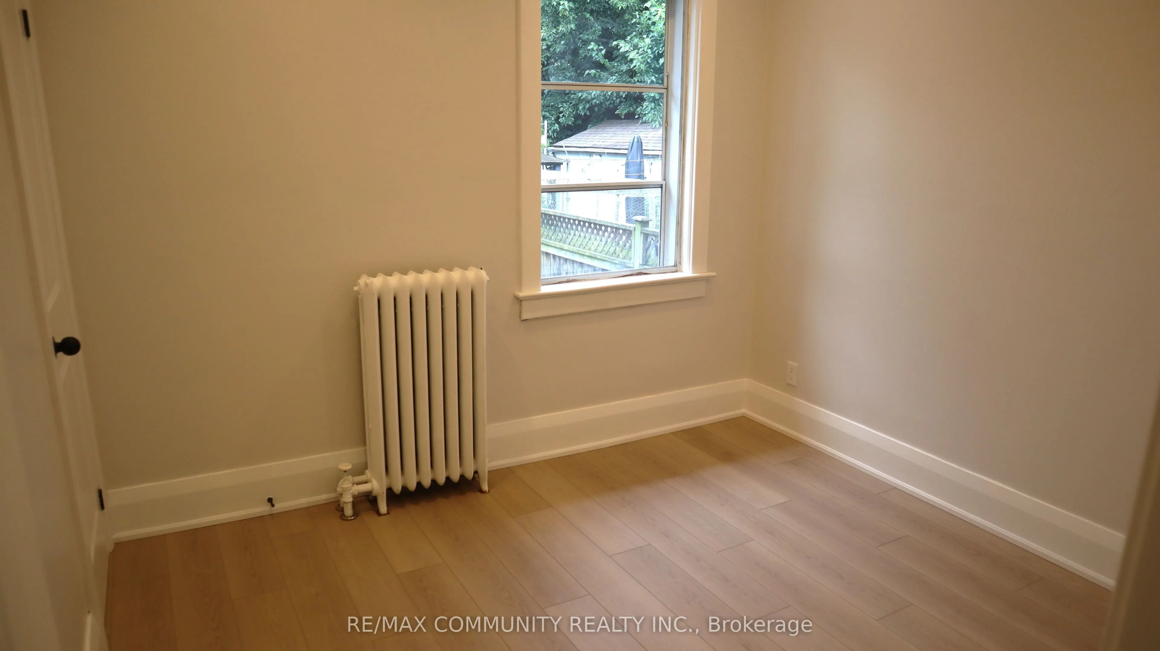 731 Coxwell Avenue, #Main Fl
