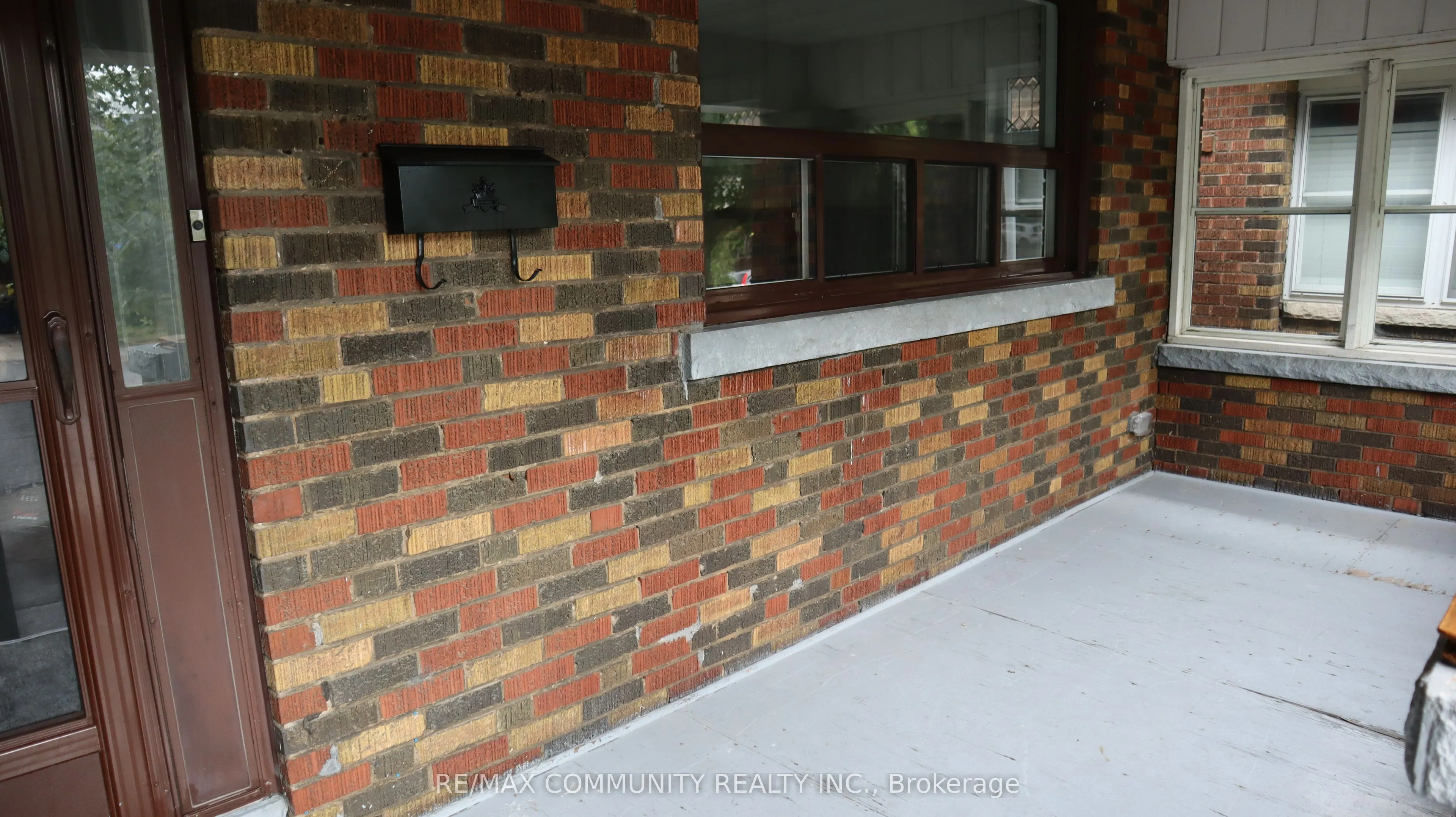 731 Coxwell Avenue, #Main Fl