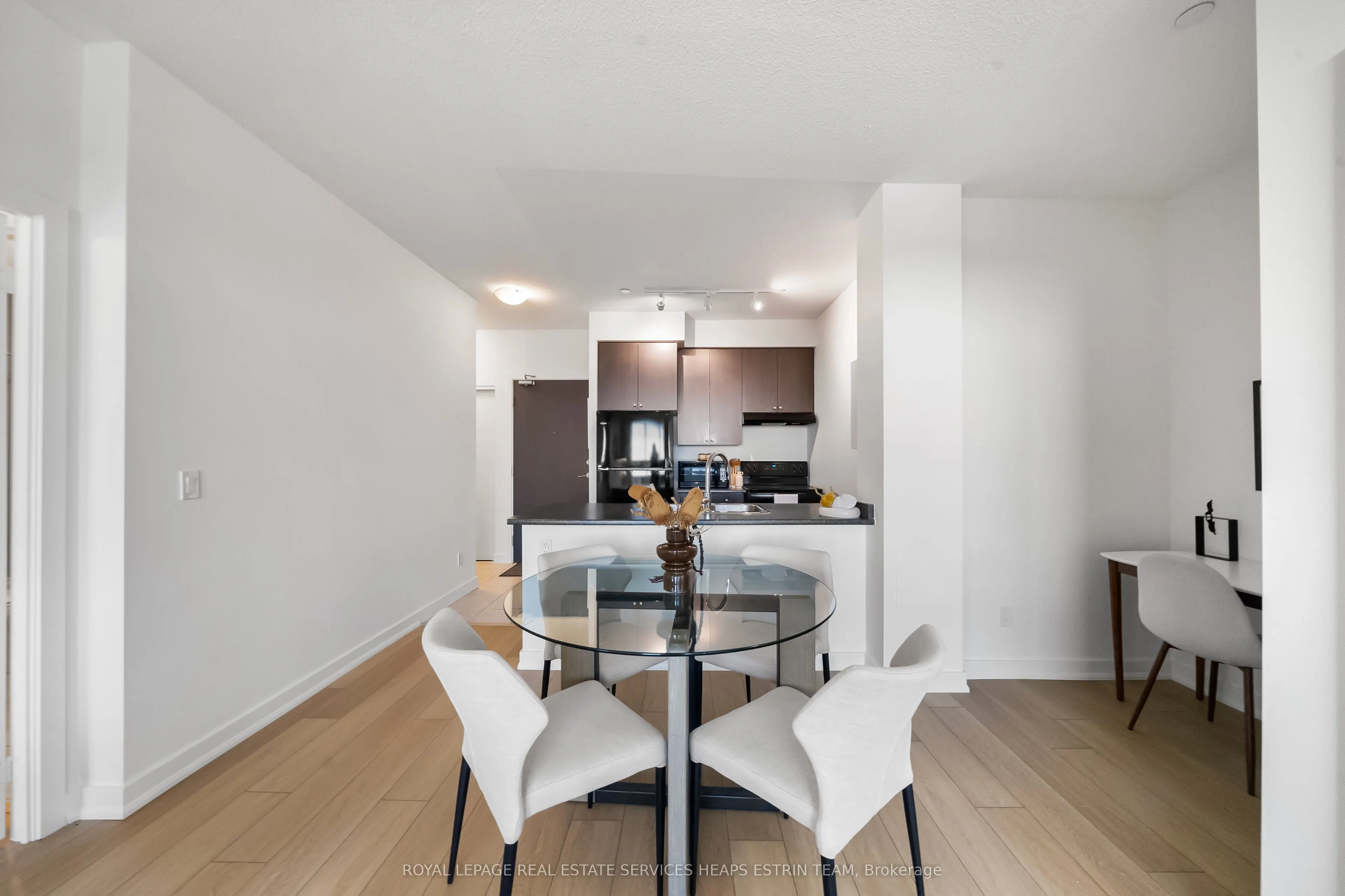 8 Trent Avenue, #1213