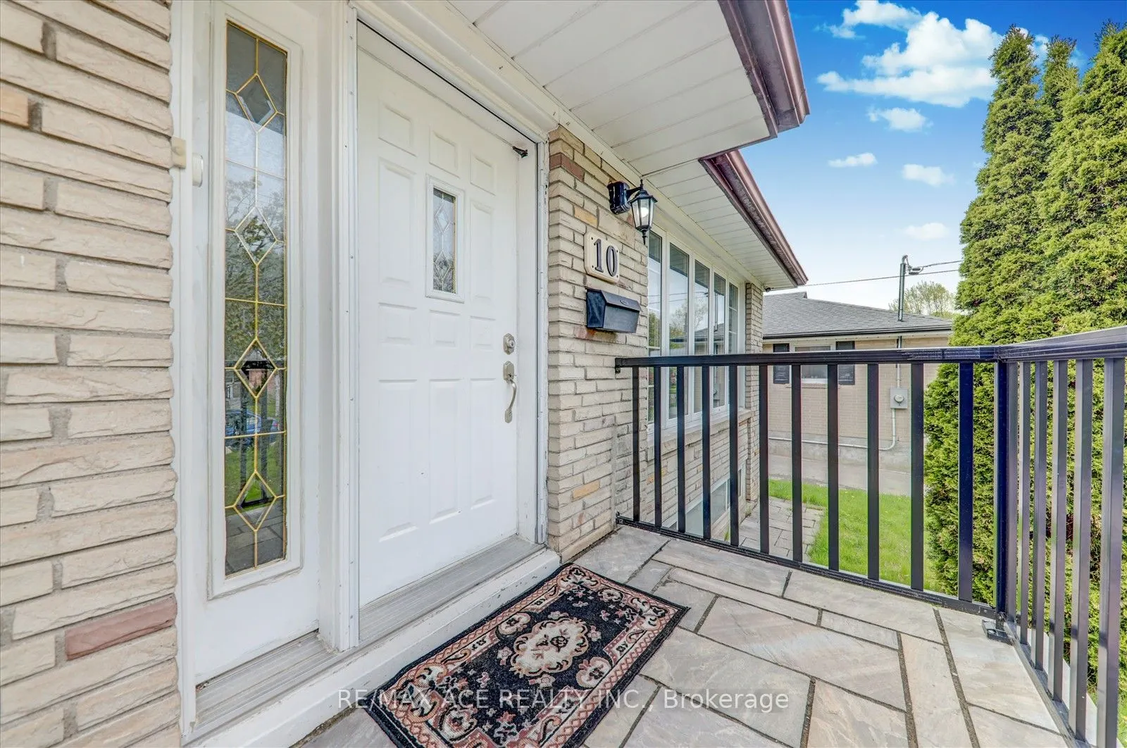 10 Blakemanor Boulevard