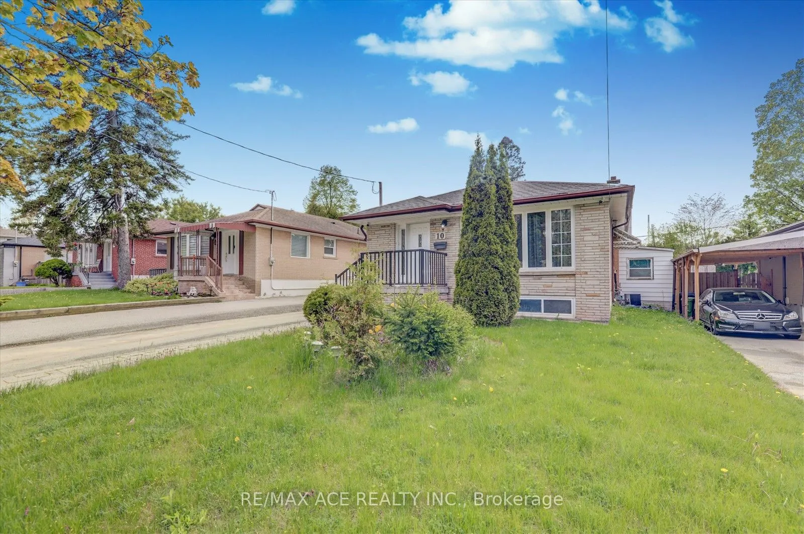 10 Blakemanor Boulevard