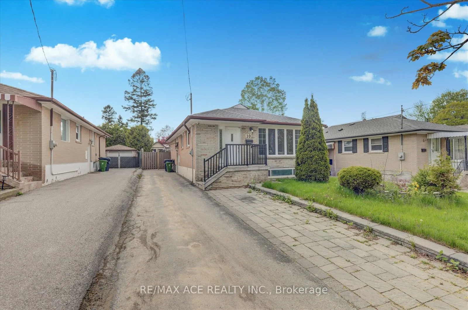 10 Blakemanor Boulevard