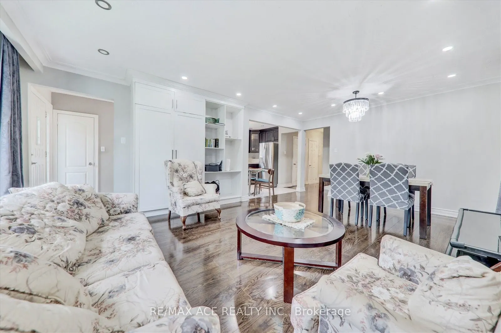 10 Blakemanor Boulevard