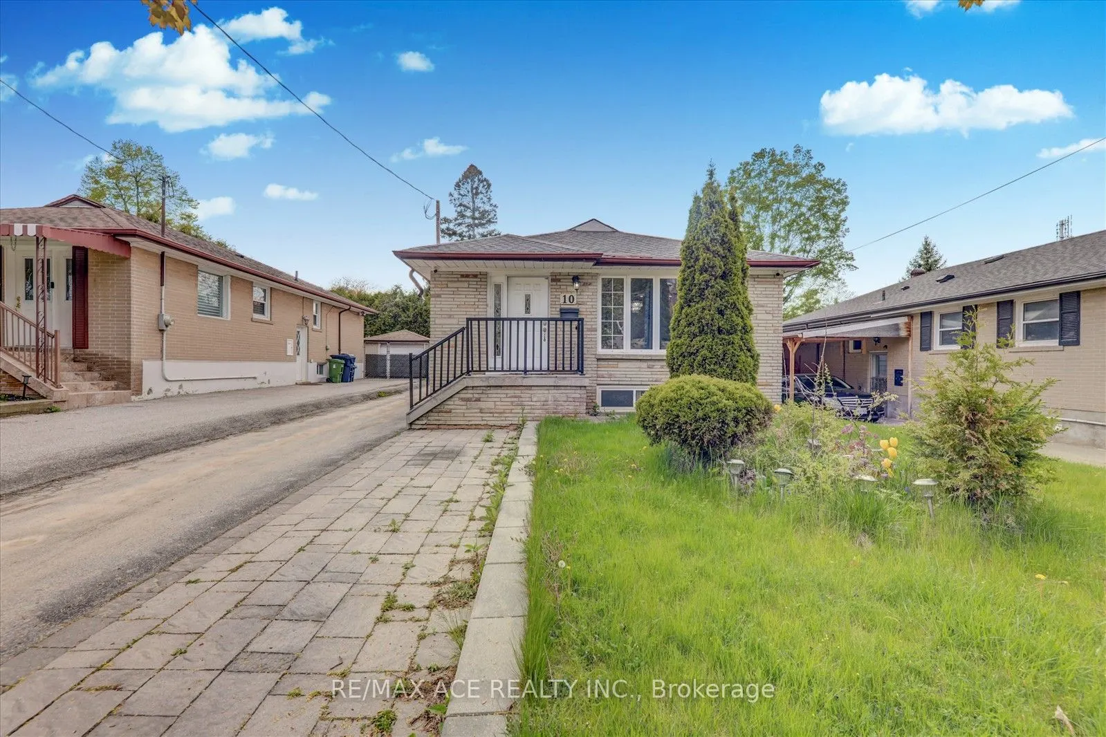 10 Blakemanor Boulevard