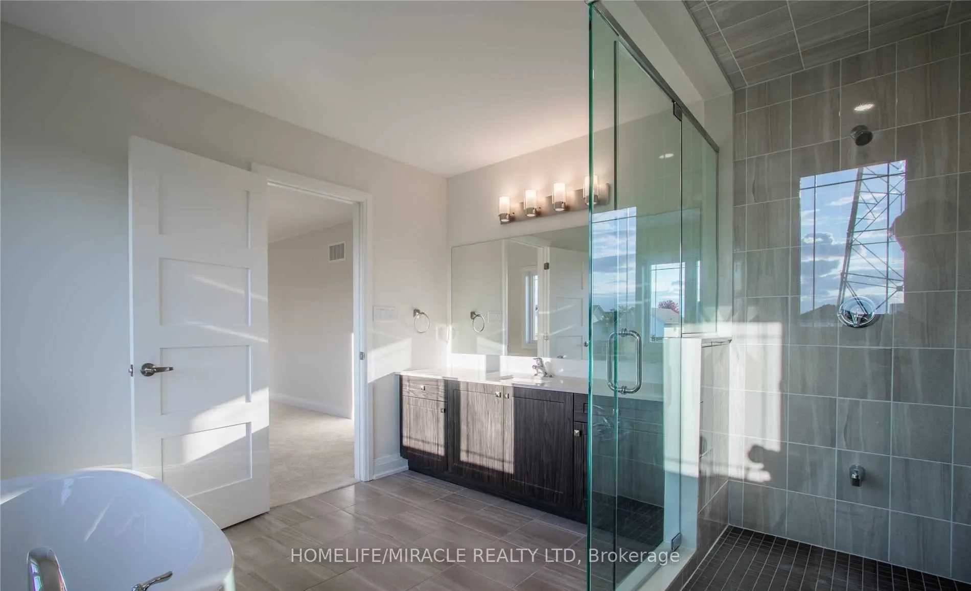 530 Askew Court, #Upper