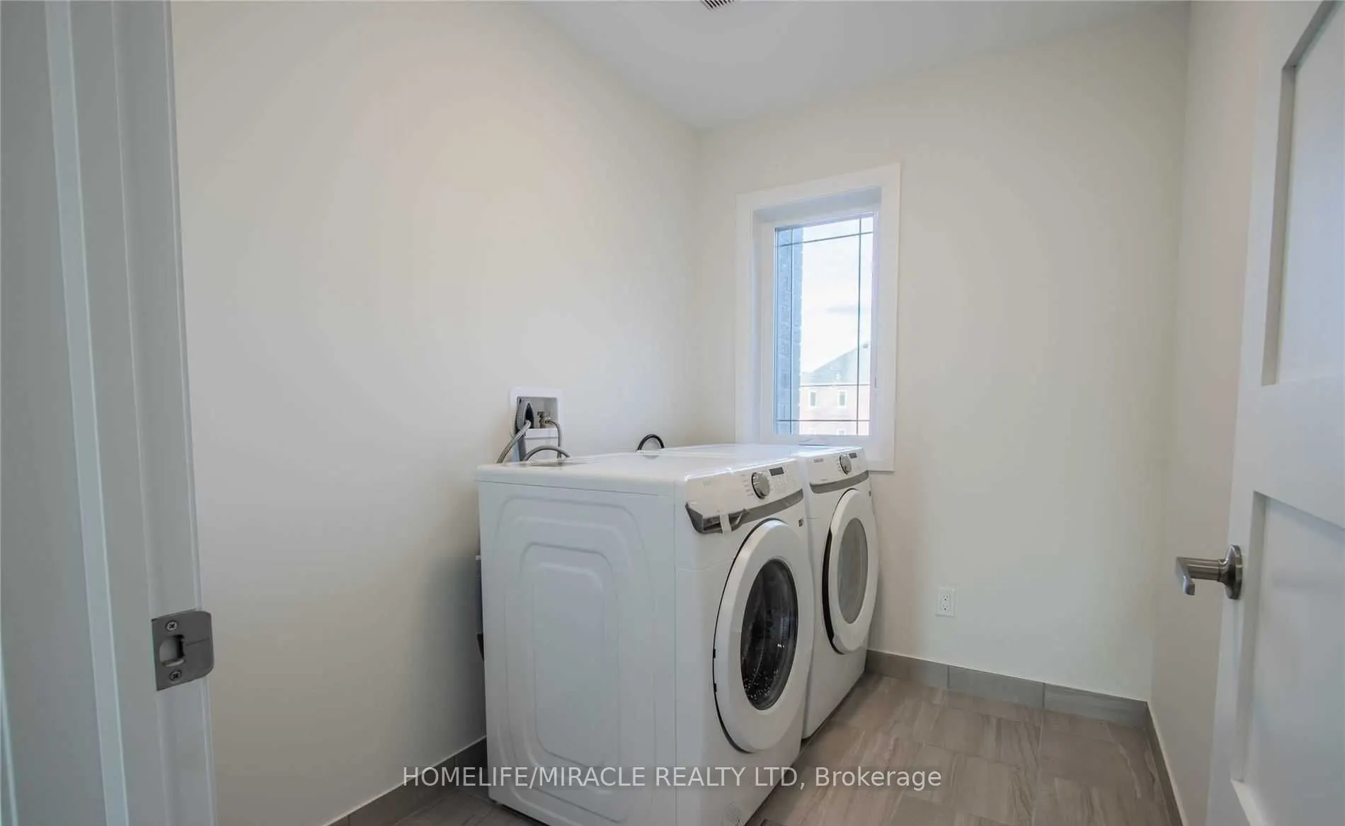 530 Askew Court, #Upper