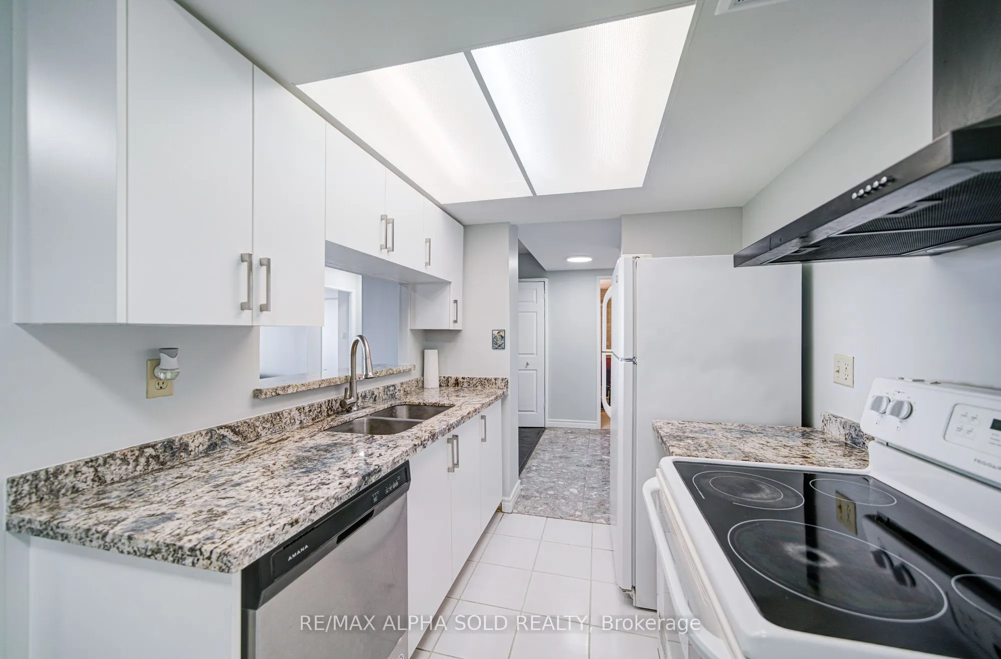 30 Thunder Grove, #1406