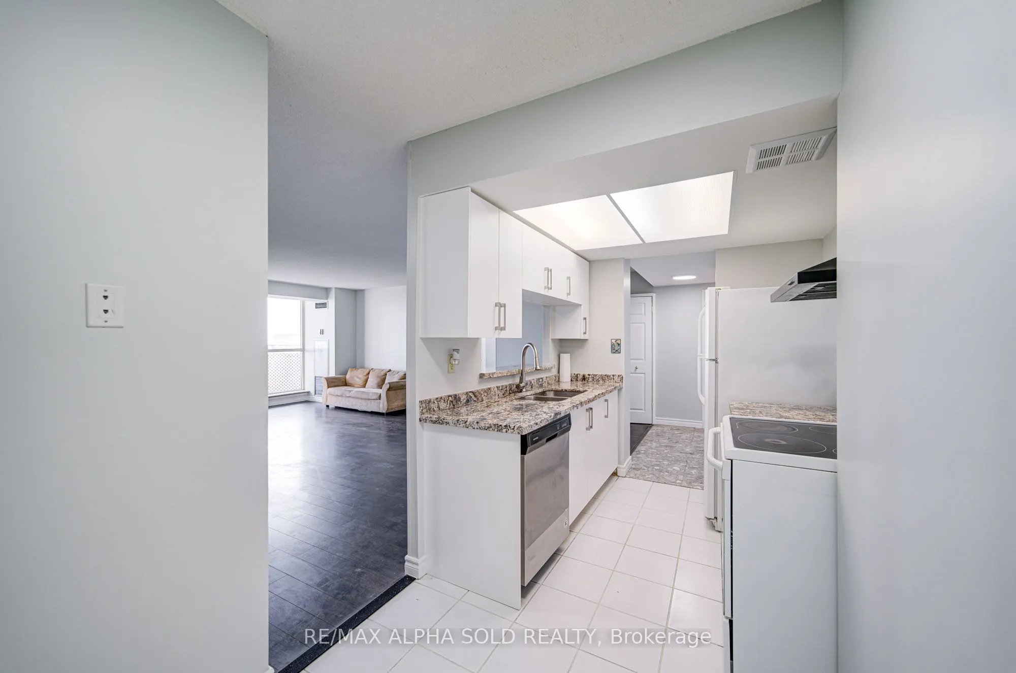 30 Thunder Grove, #1406