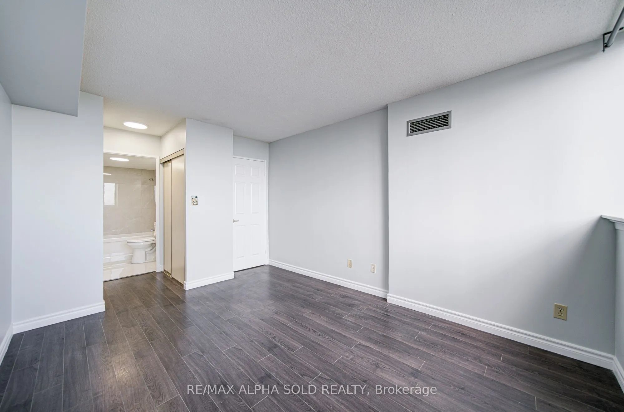 30 Thunder Grove, #1406