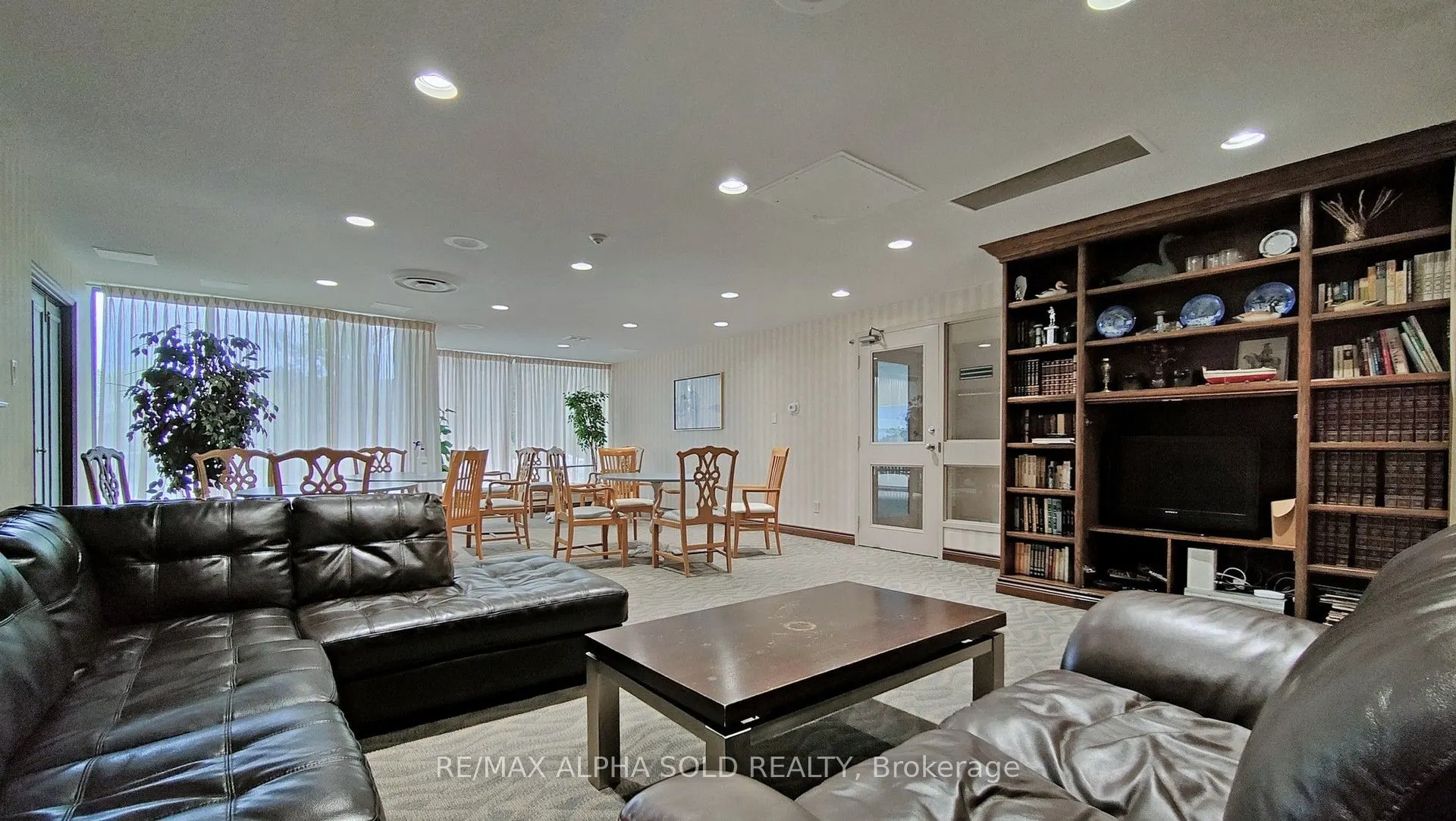 30 Thunder Grove, #1406