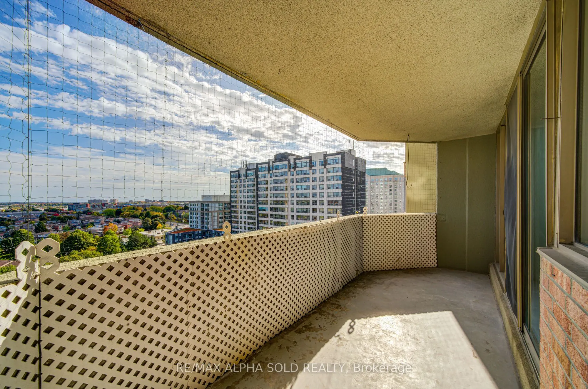 30 Thunder Grove, #1406