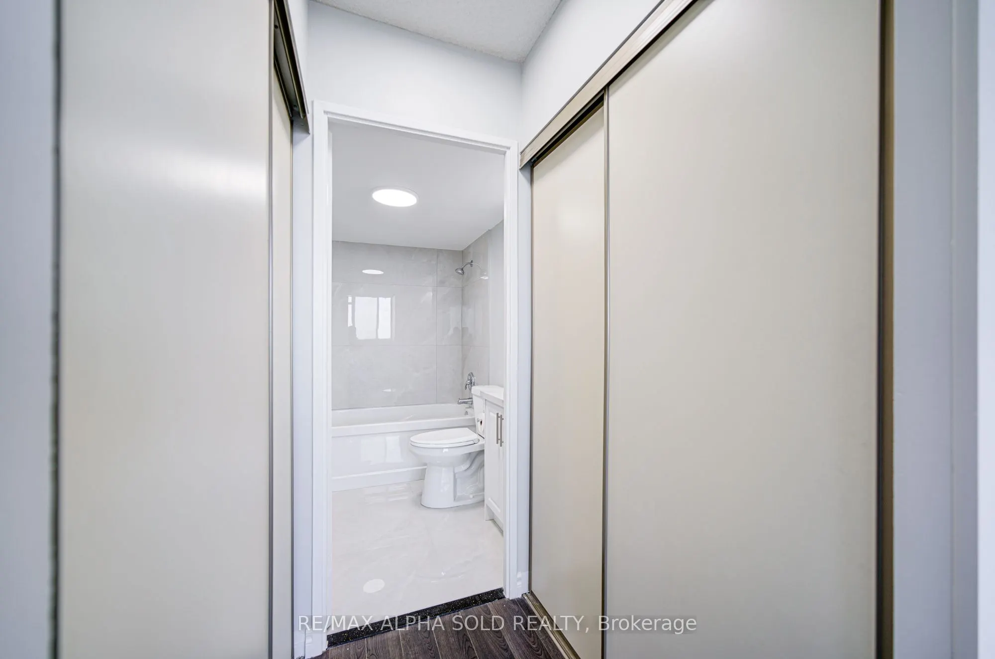 30 Thunder Grove, #1406