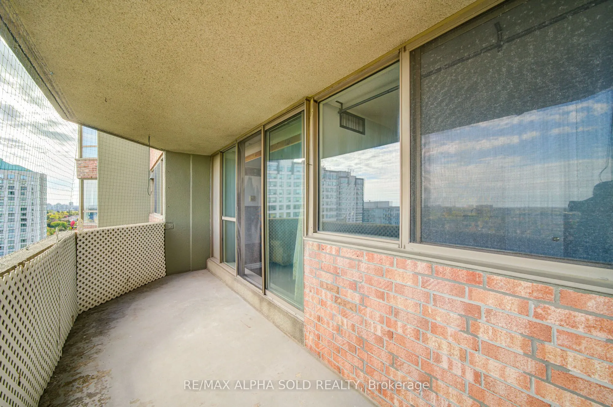 30 Thunder Grove, #1406