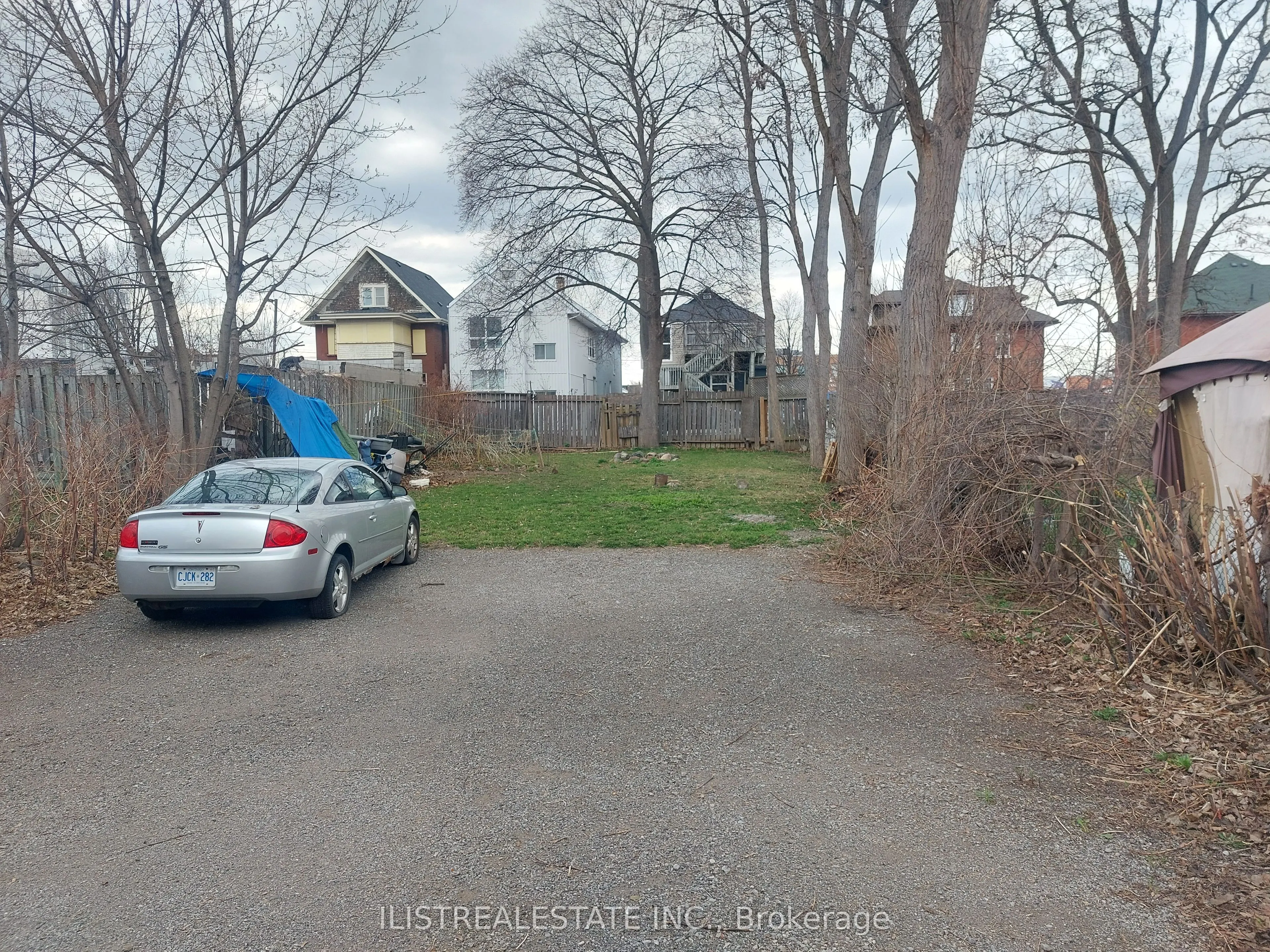 222 Athol Street E