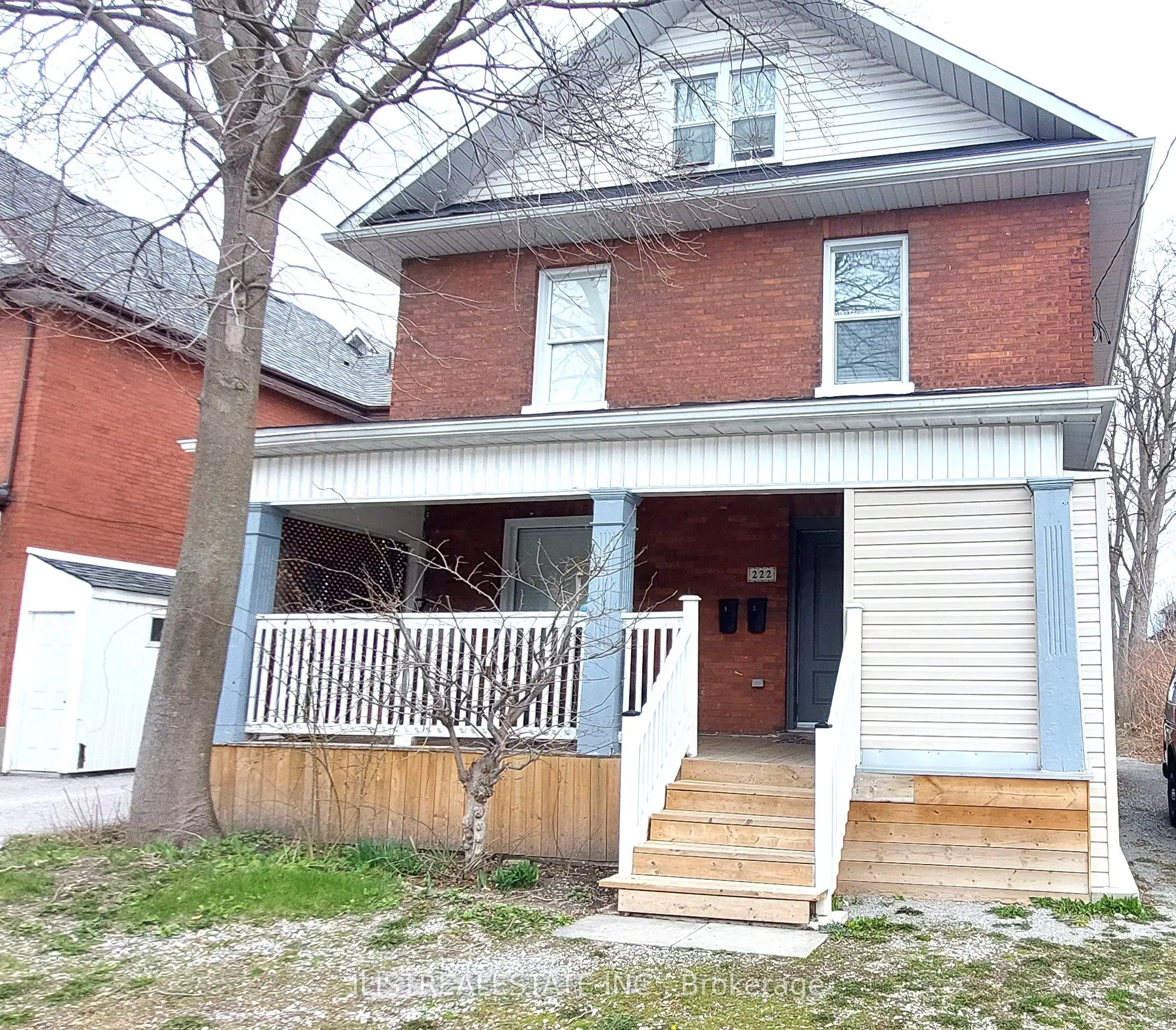 222 Athol Street E