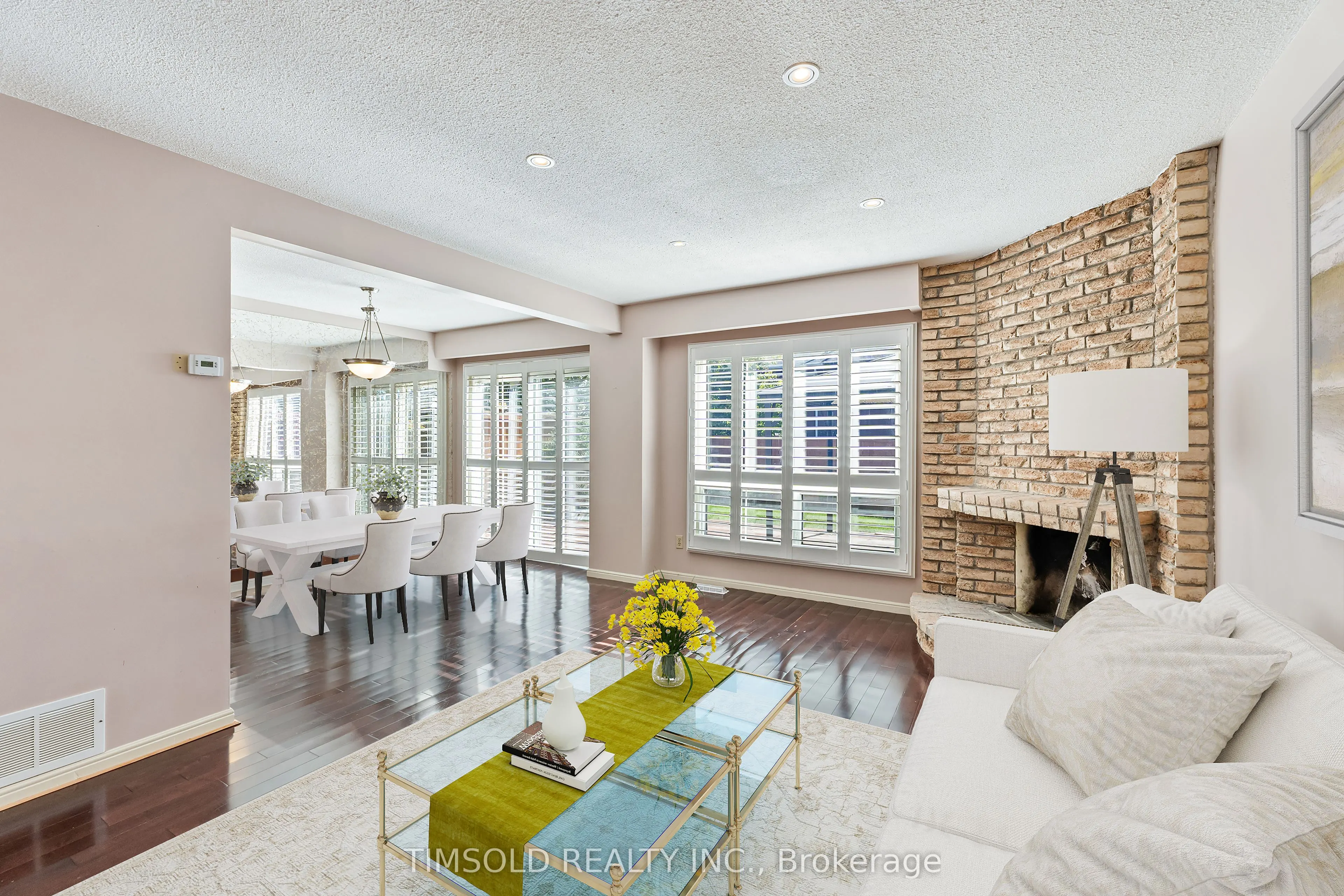 47 Carolbreen Square