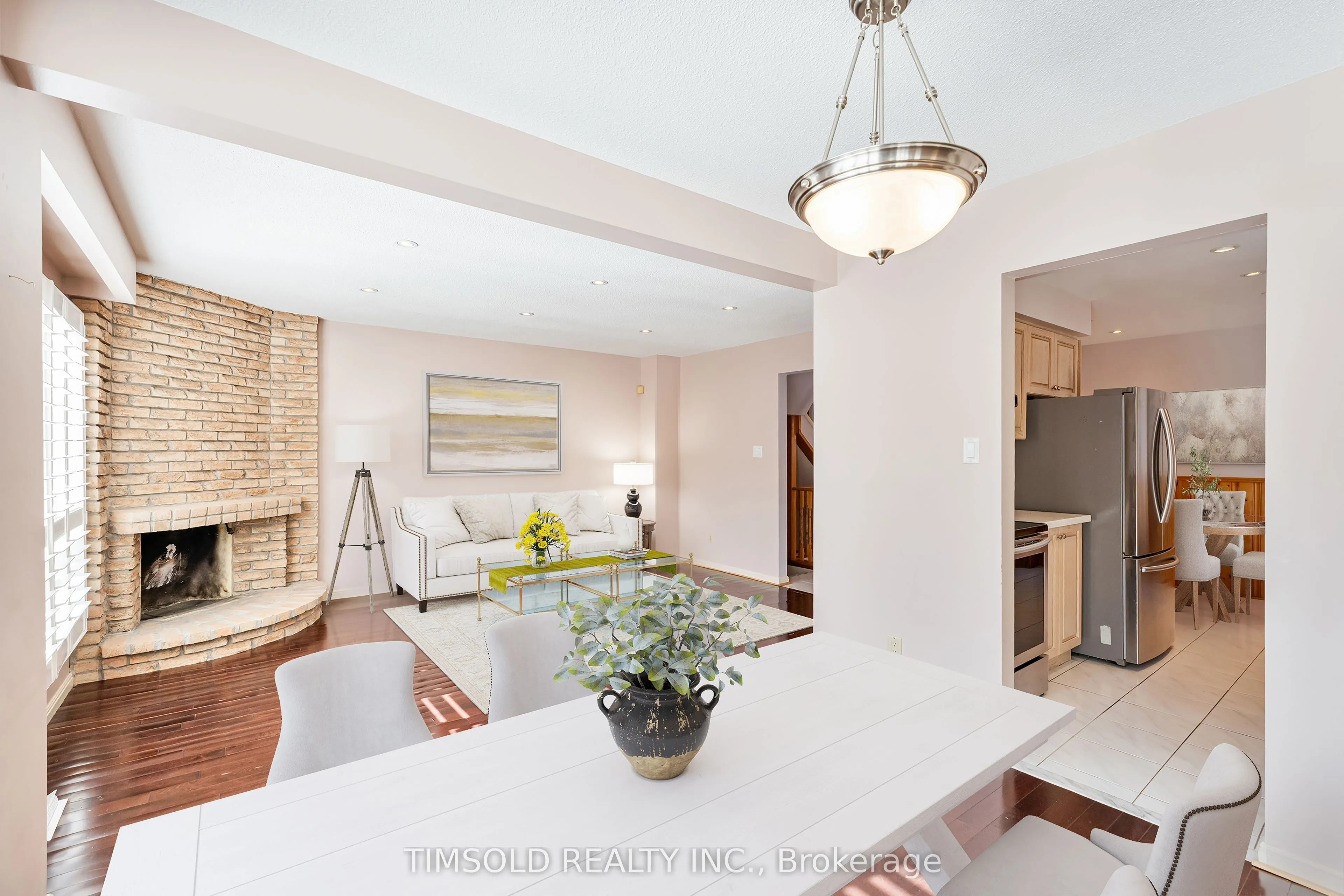 47 Carolbreen Square