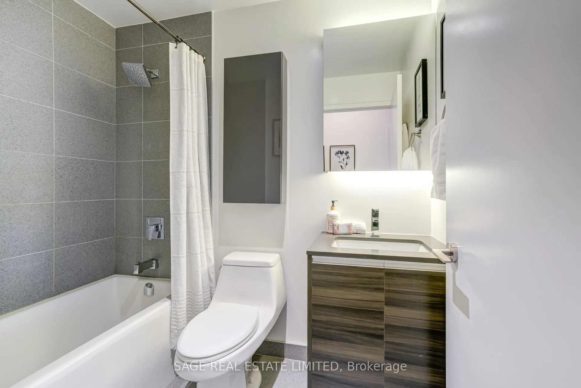 1190 Dundas Street E, #504