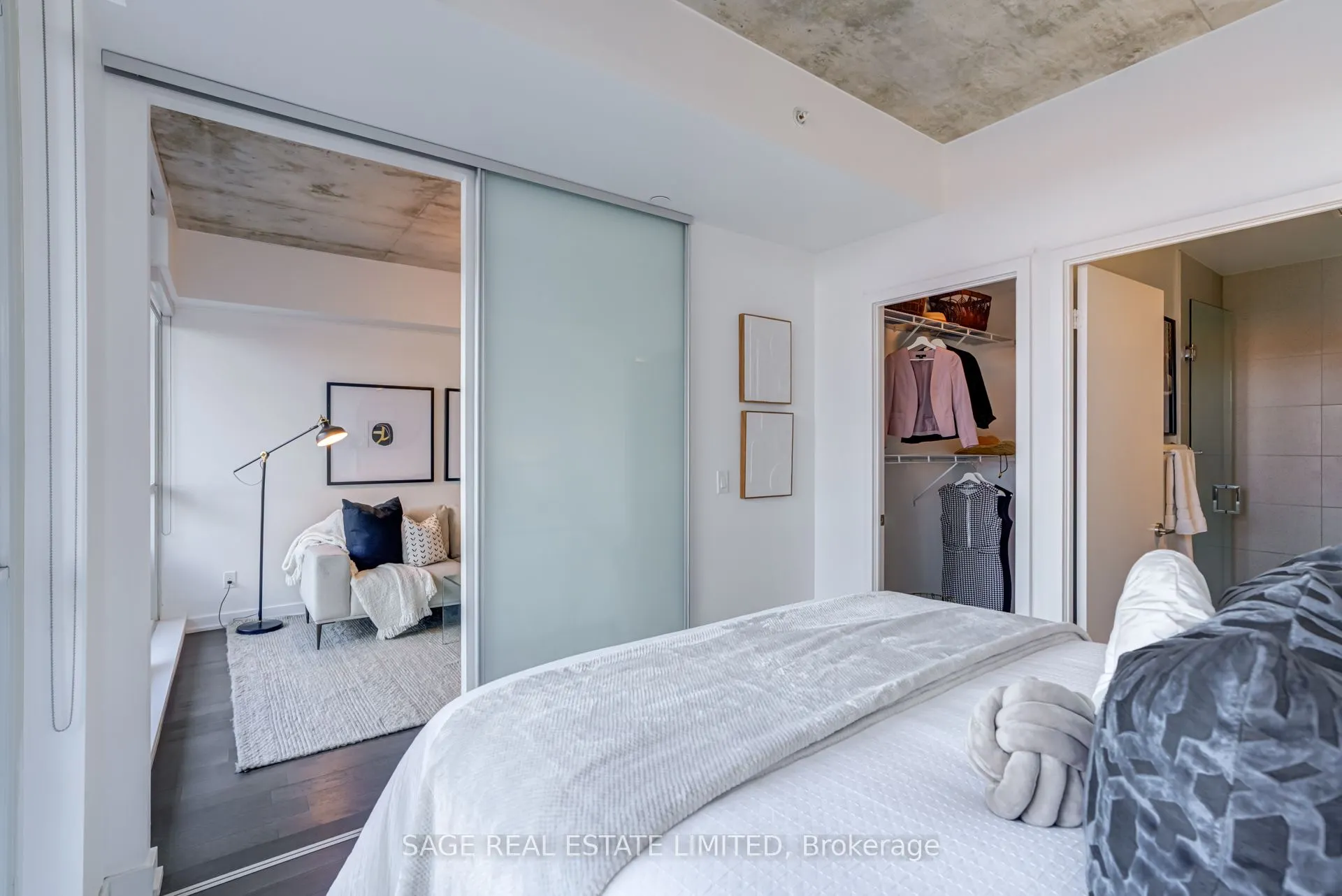 1190 Dundas Street E, #504