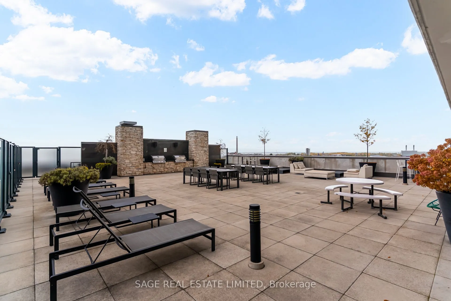 1190 Dundas Street E, #504