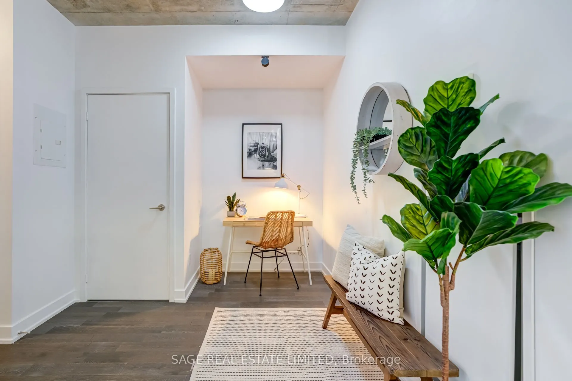 1190 Dundas Street E, #504