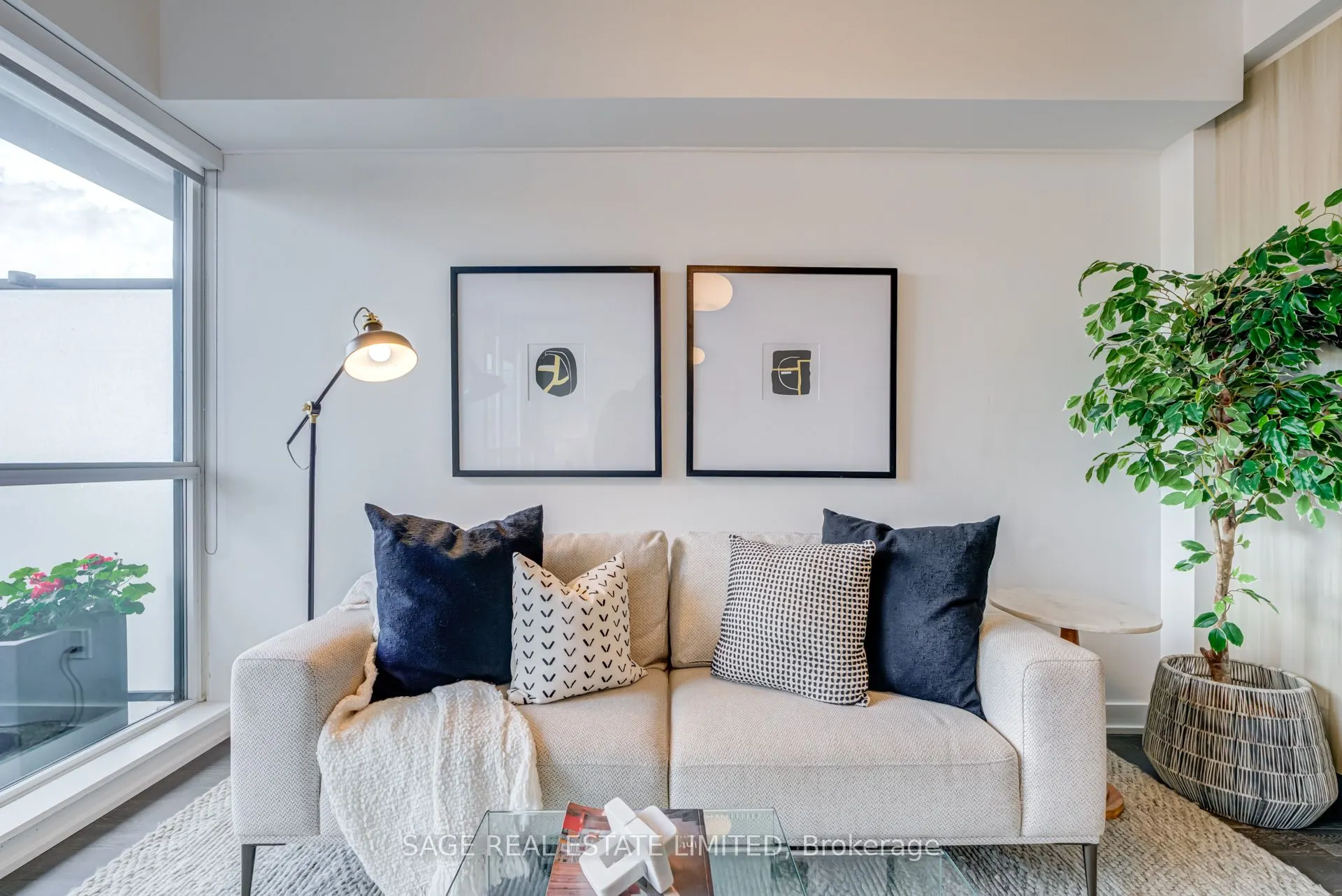 1190 Dundas Street E, #504