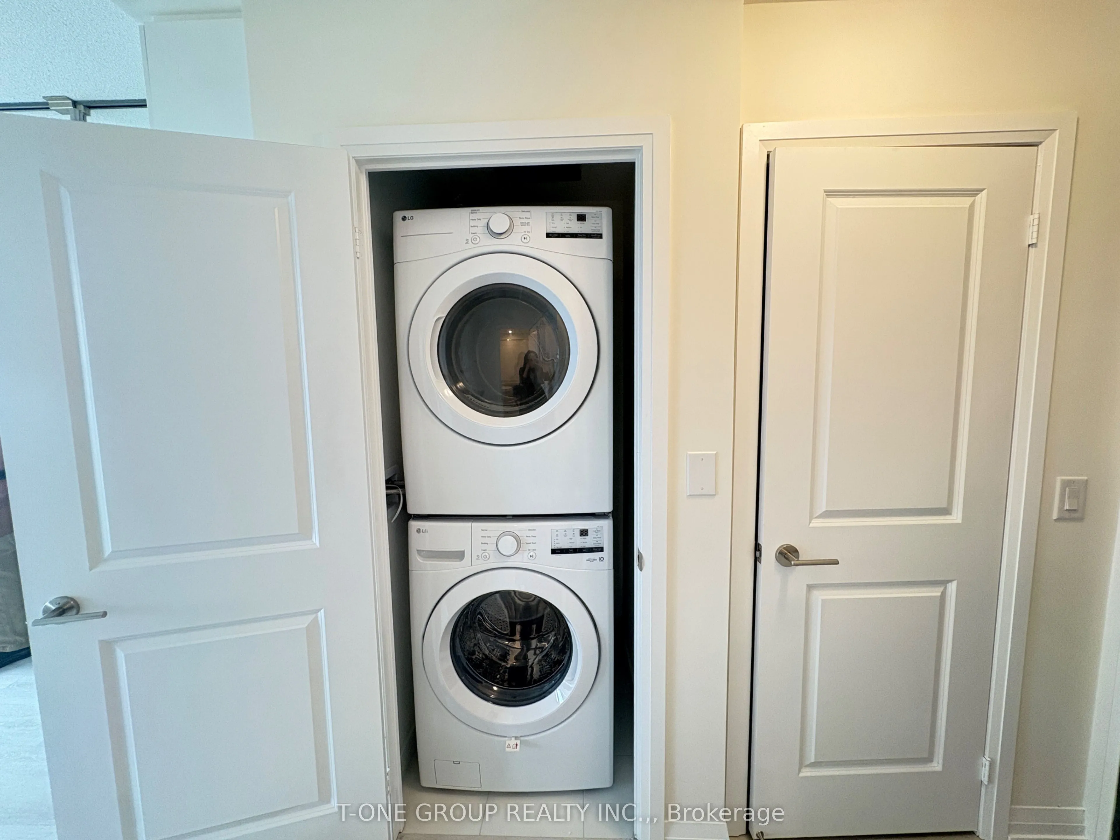 3270 SHEPPARD Avenue E, #2021