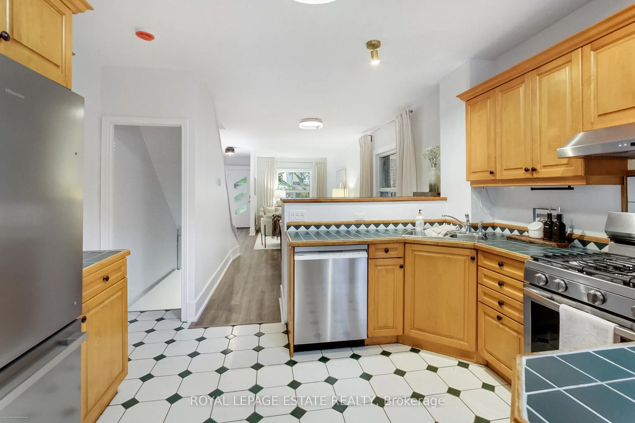83 Bastedo Avenue