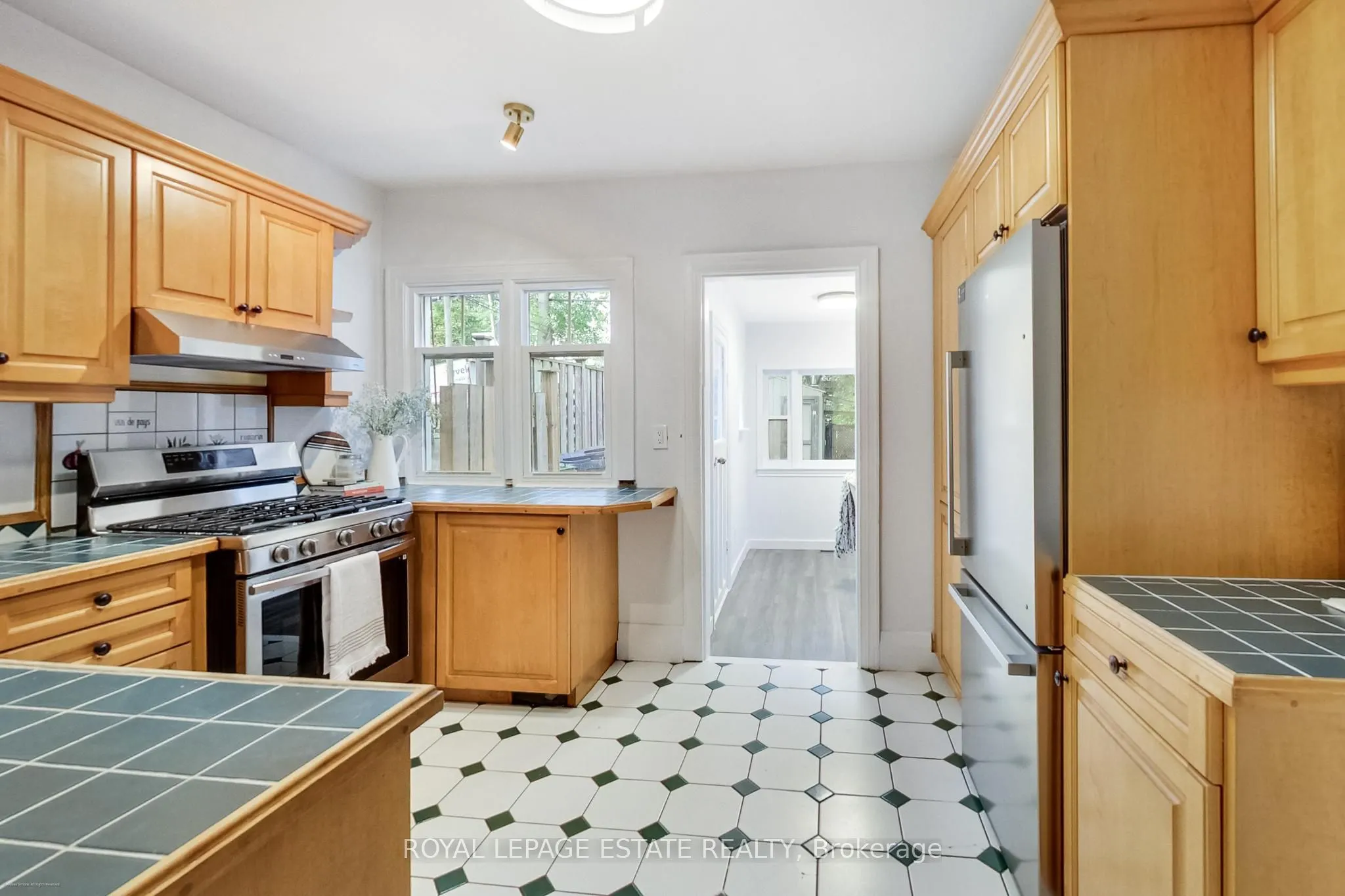 83 Bastedo Avenue