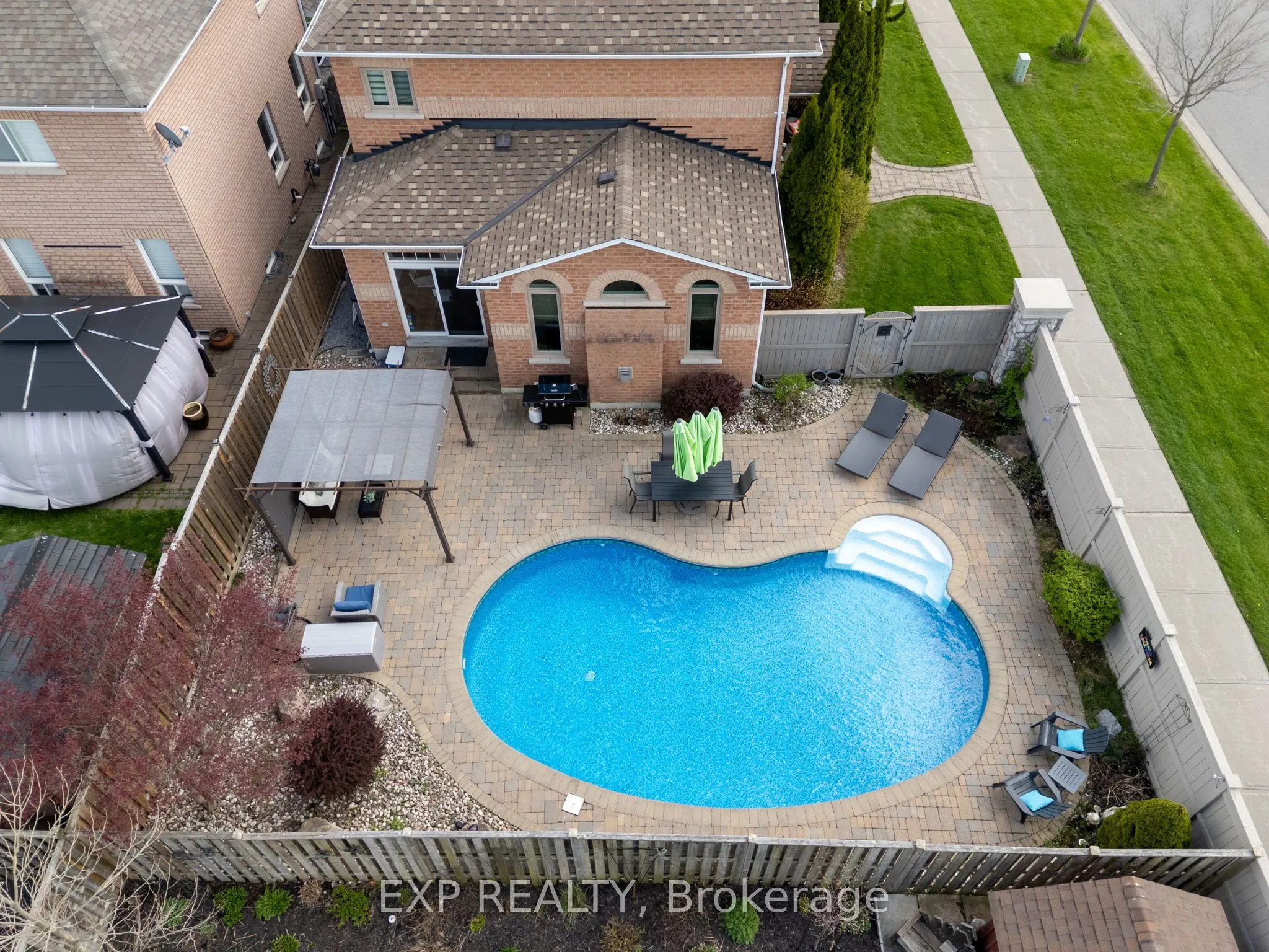 2 Hesham Drive