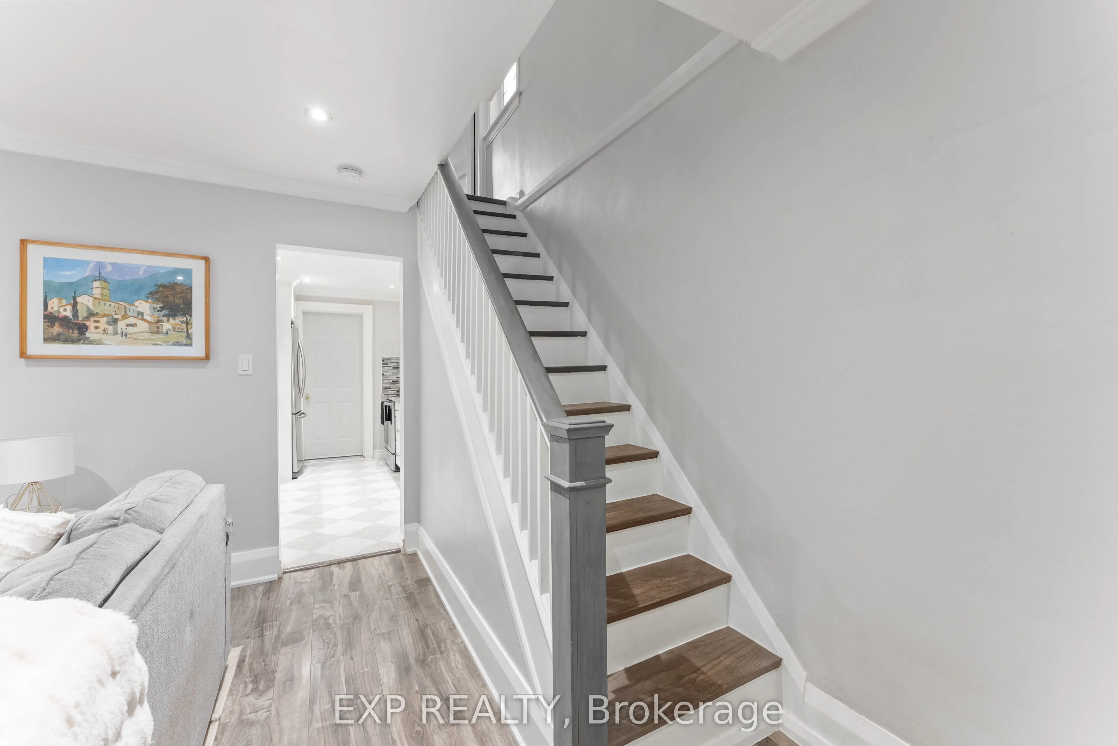 1702 Dundas Street E