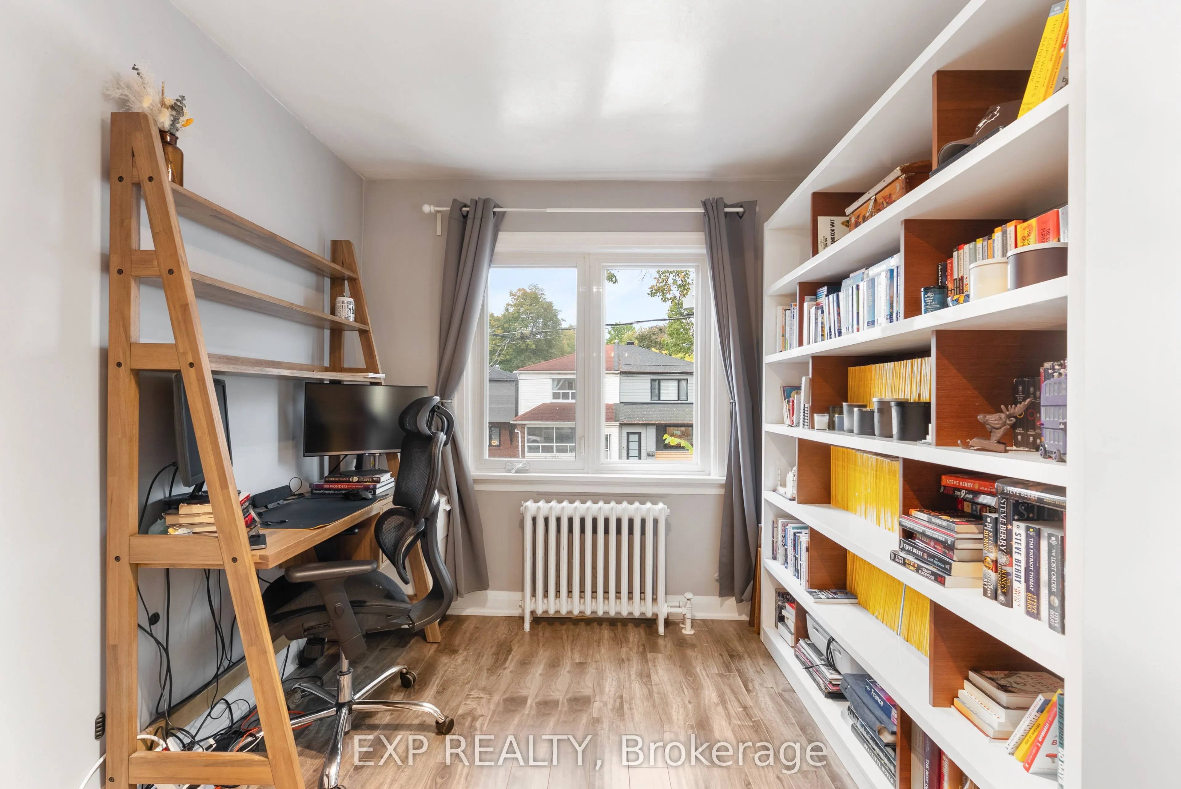 1702 Dundas Street E