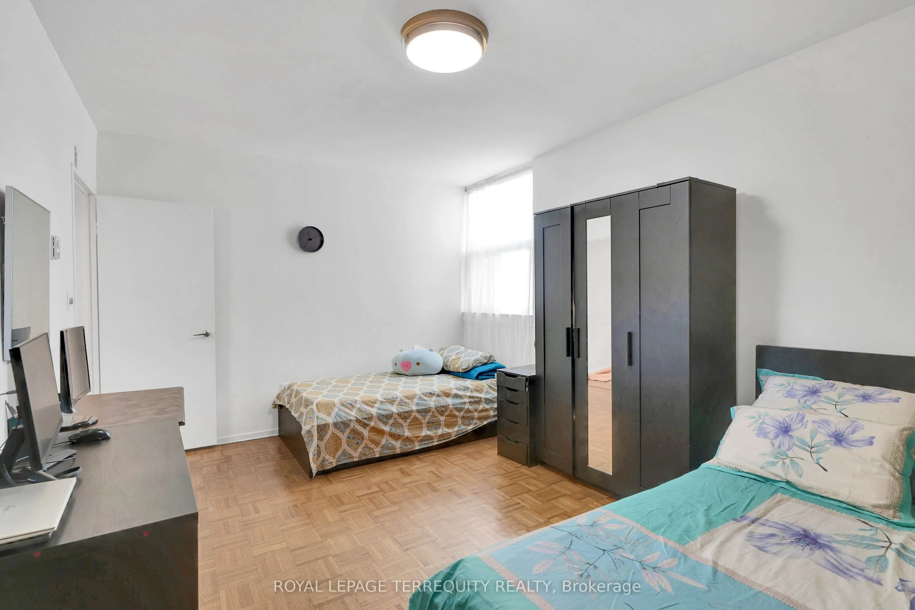 5 Massey Square, #519