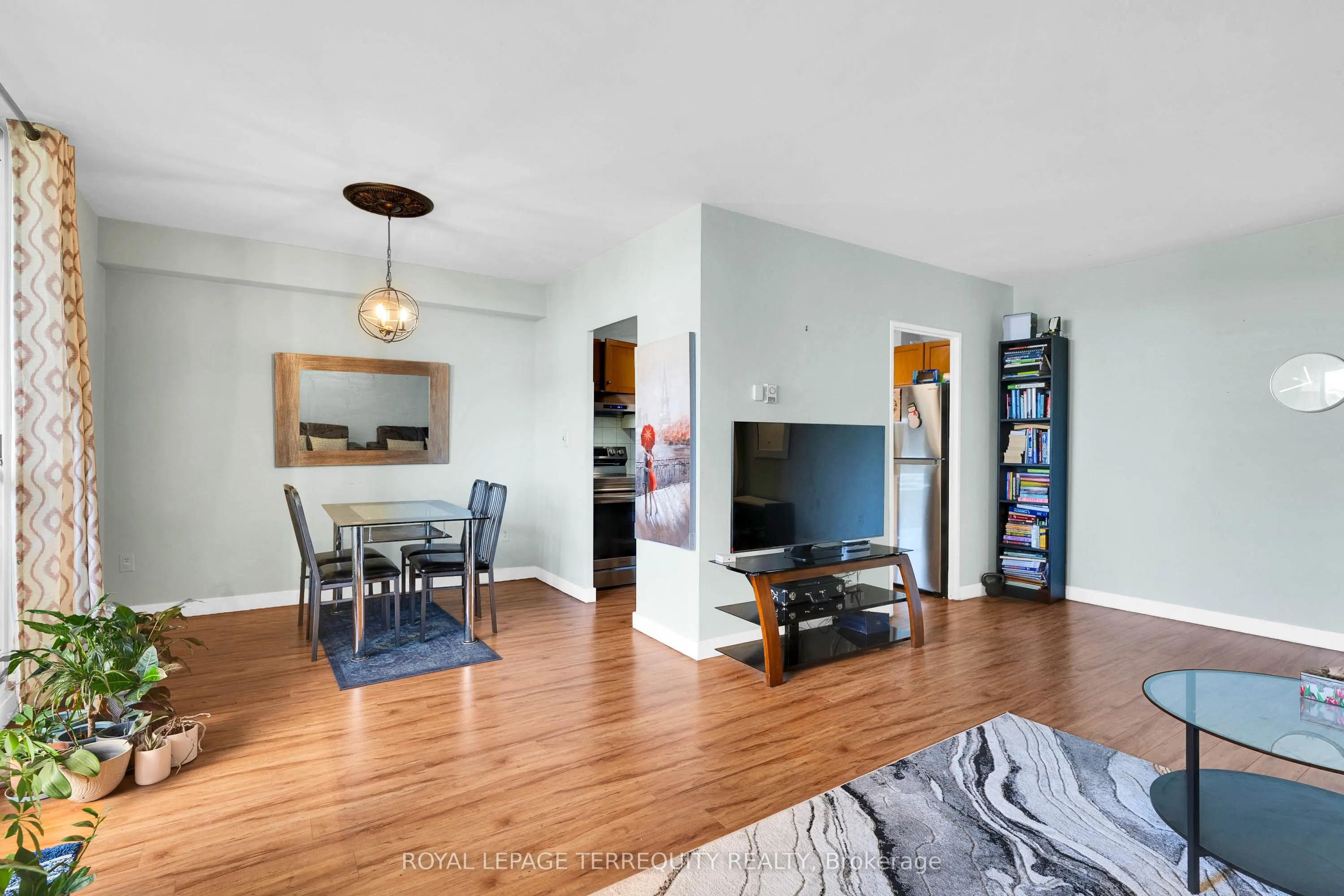 5 Massey Square, #519