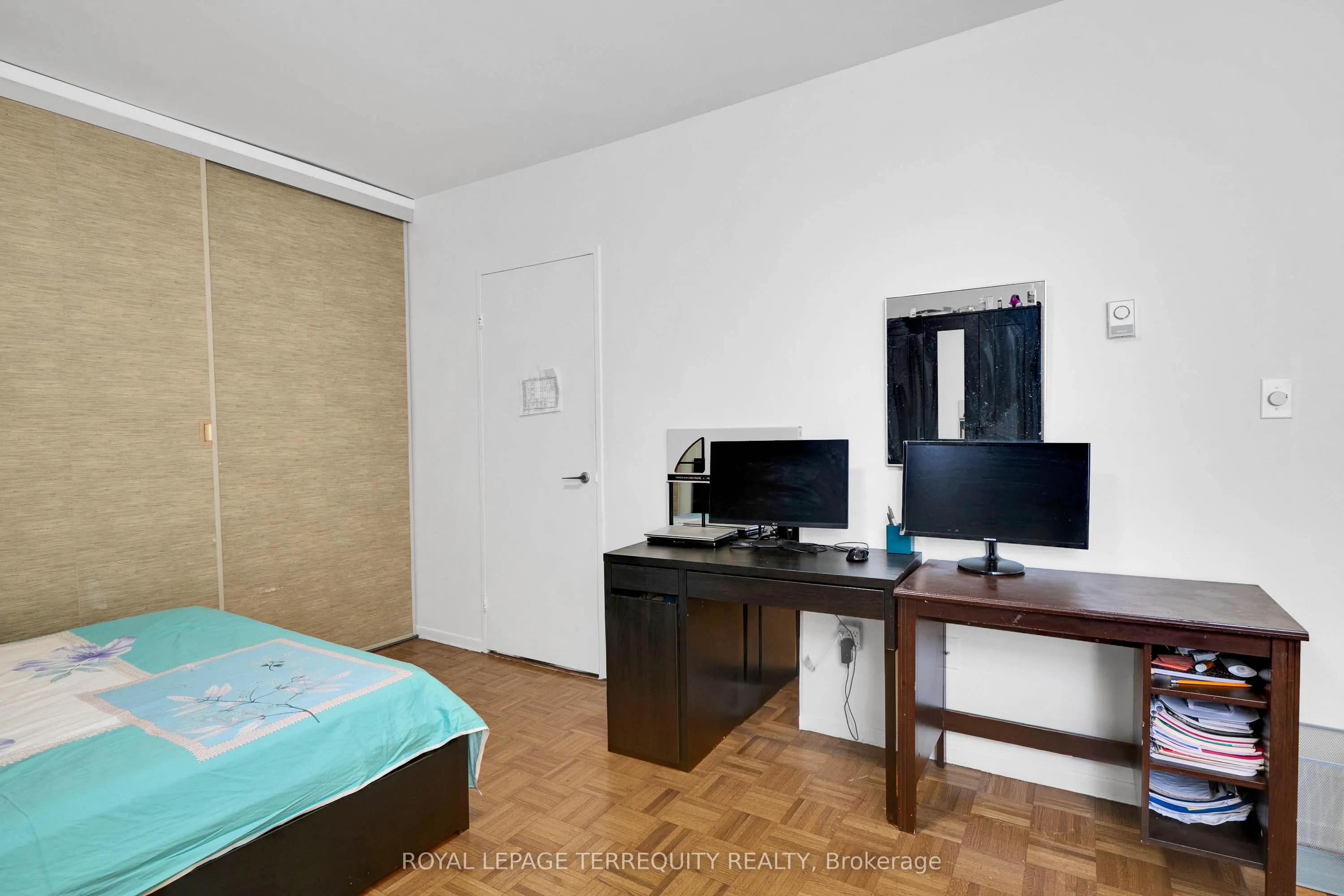 5 Massey Square, #519