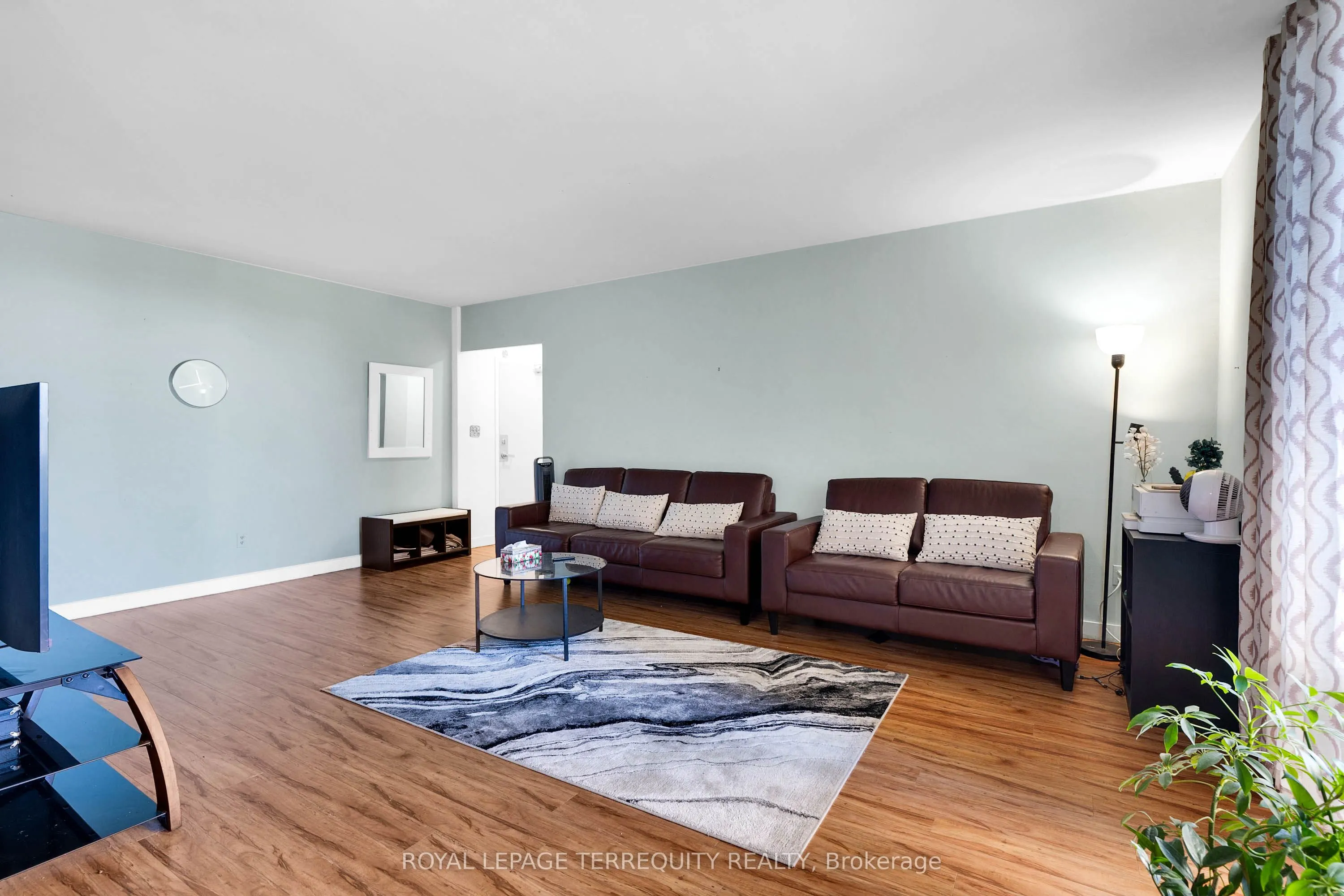 5 Massey Square, #519