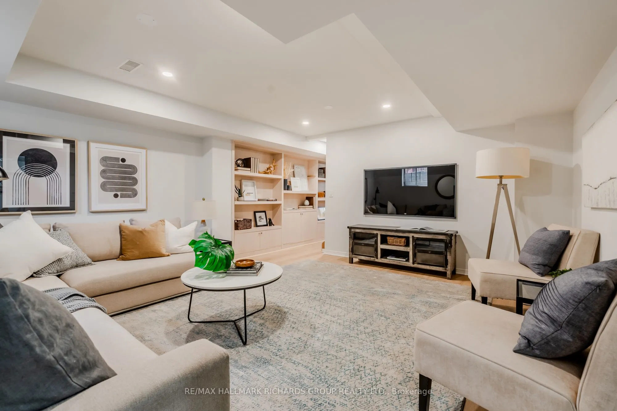 1531 Arcadia Square