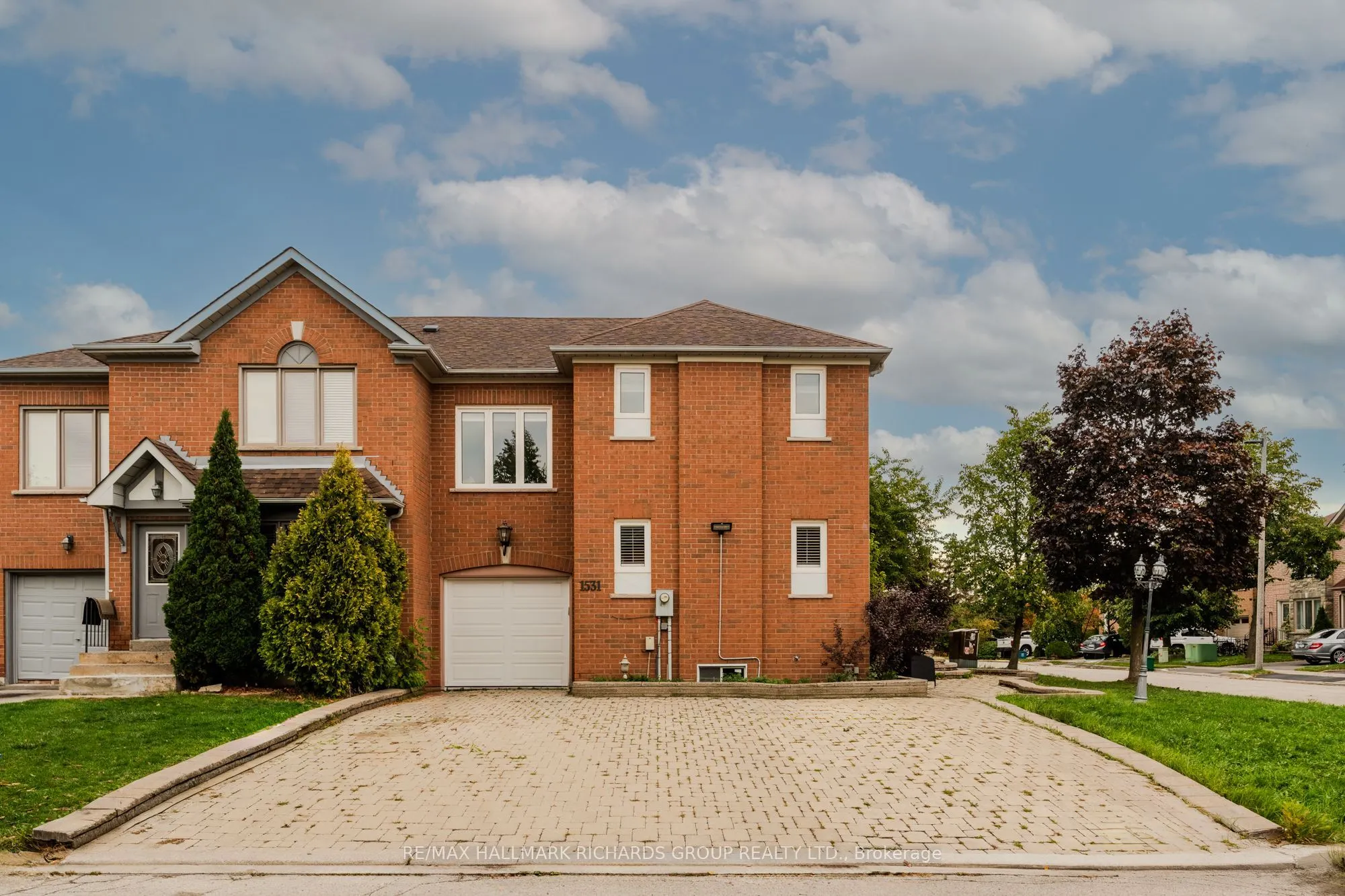1531 Arcadia Square