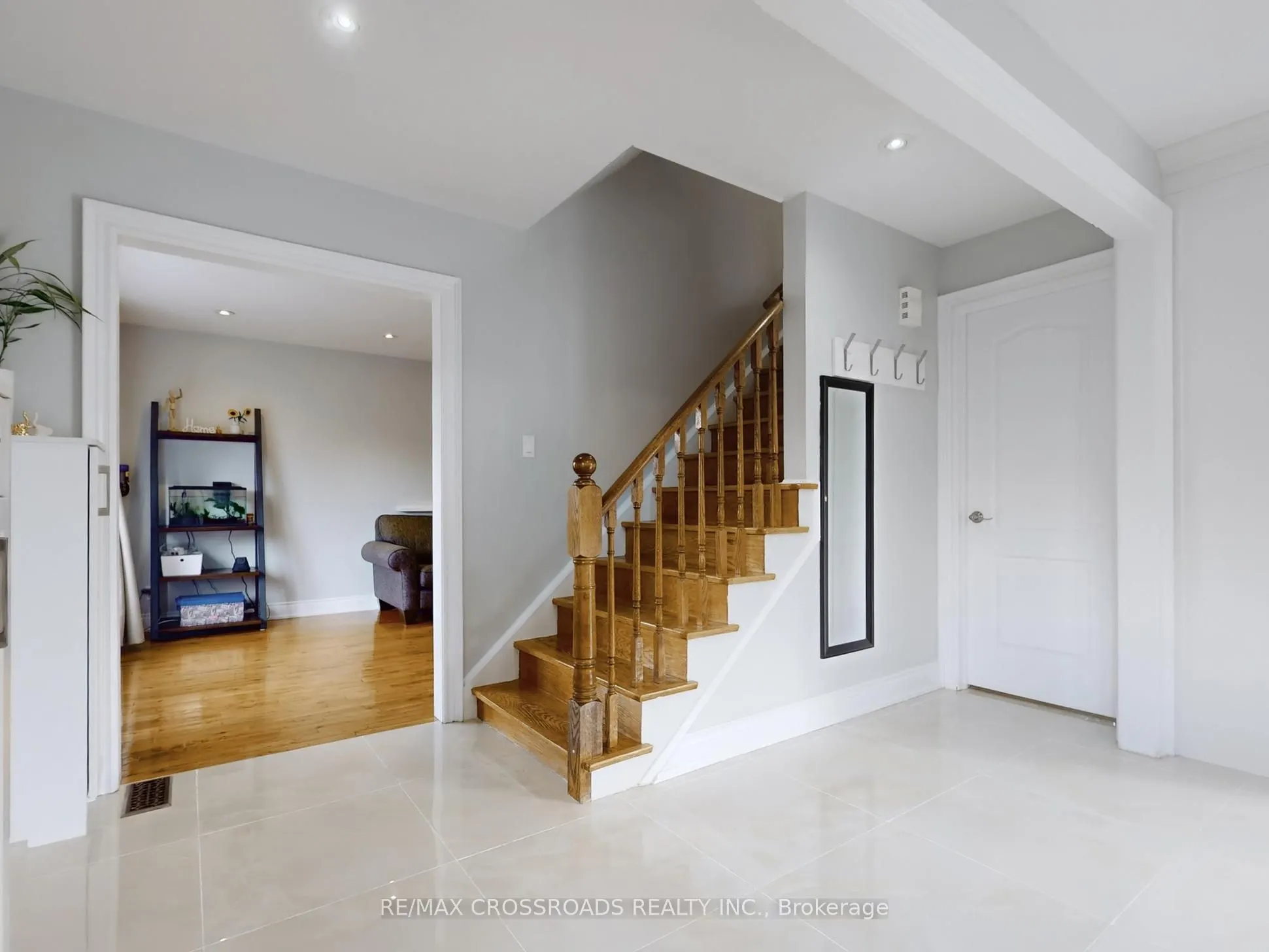 49 King Louis Crescent