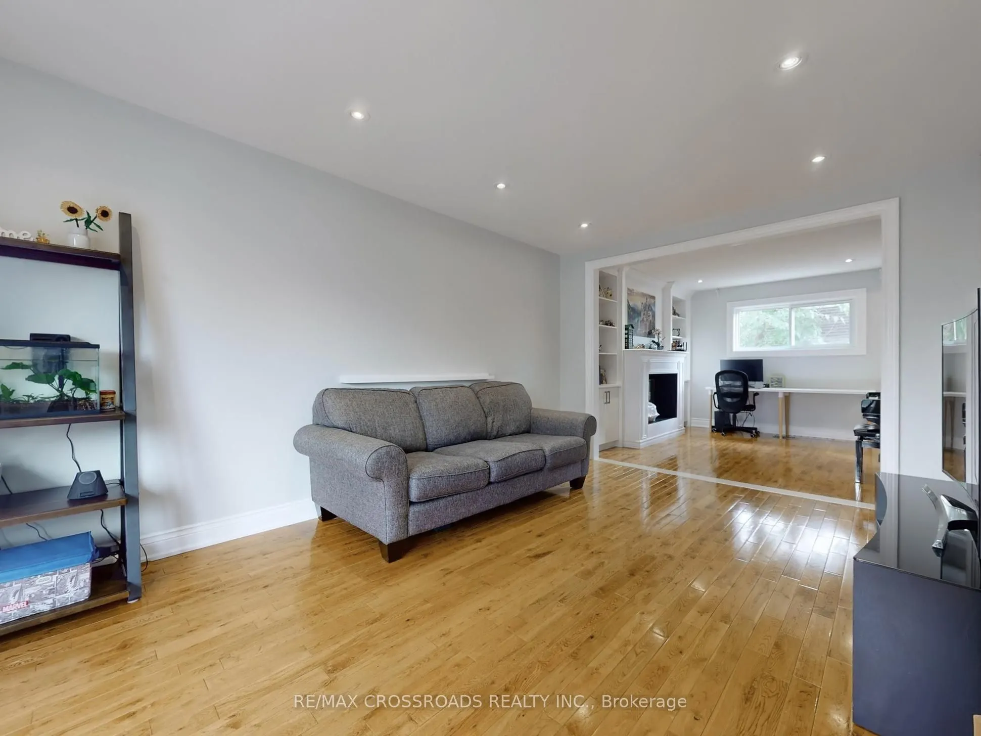 49 King Louis Crescent