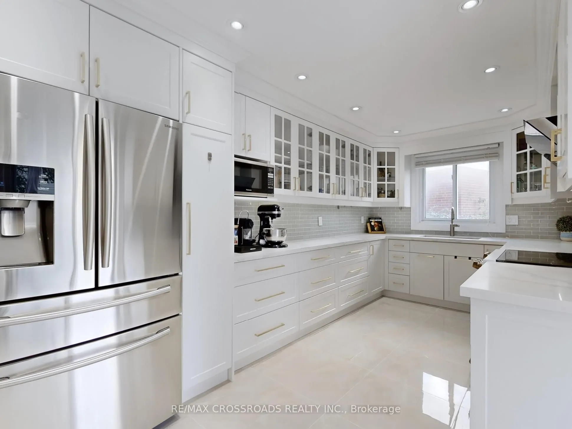 49 King Louis Crescent