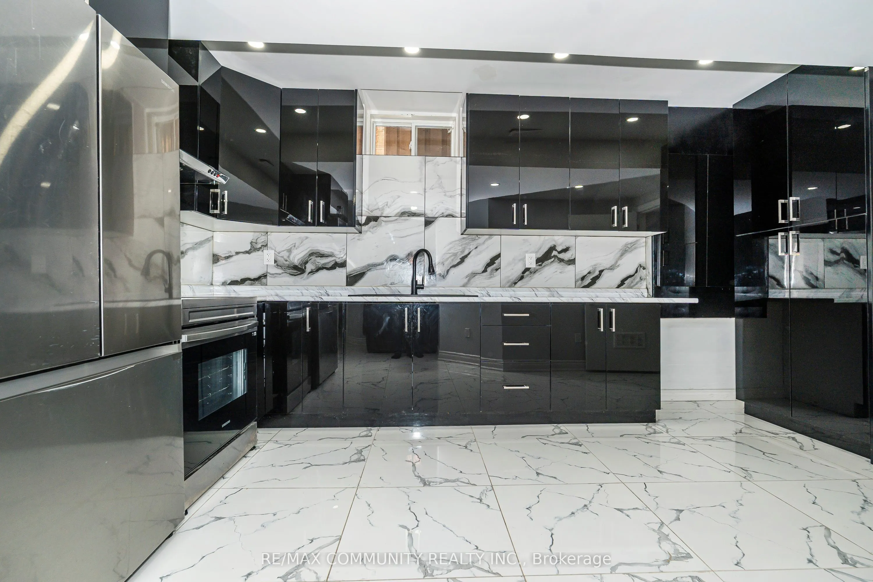 11 Northern Breeze Crescent