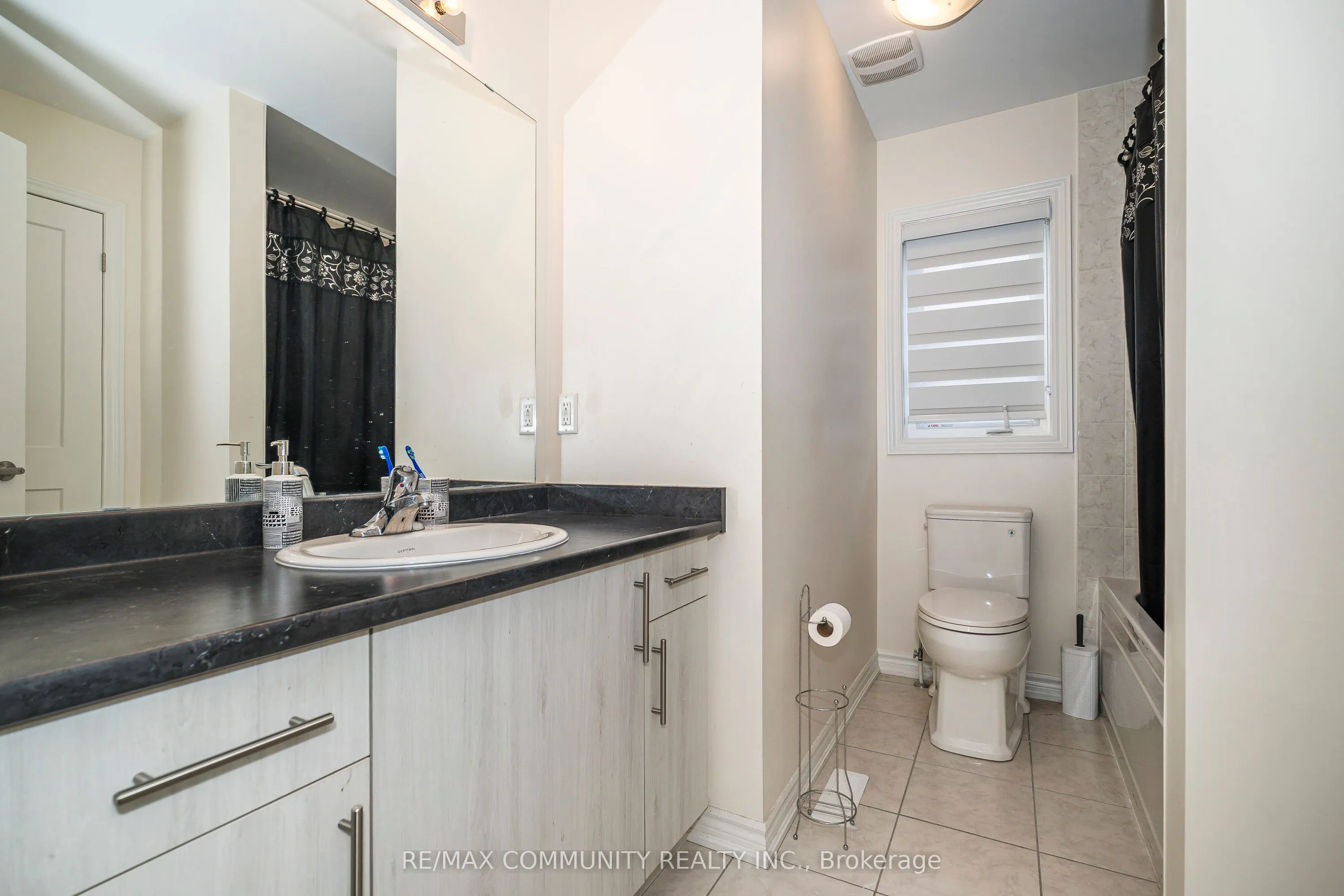 11 Northern Breeze Crescent