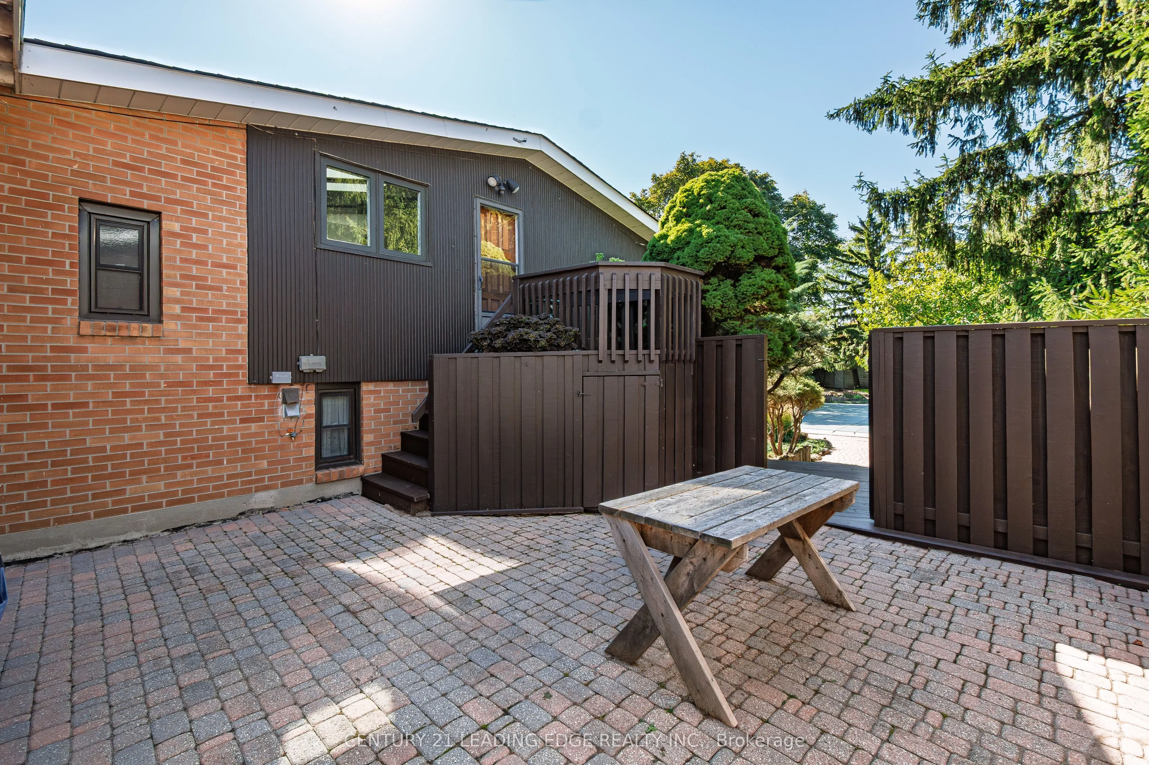 4 Rosswood Crescent