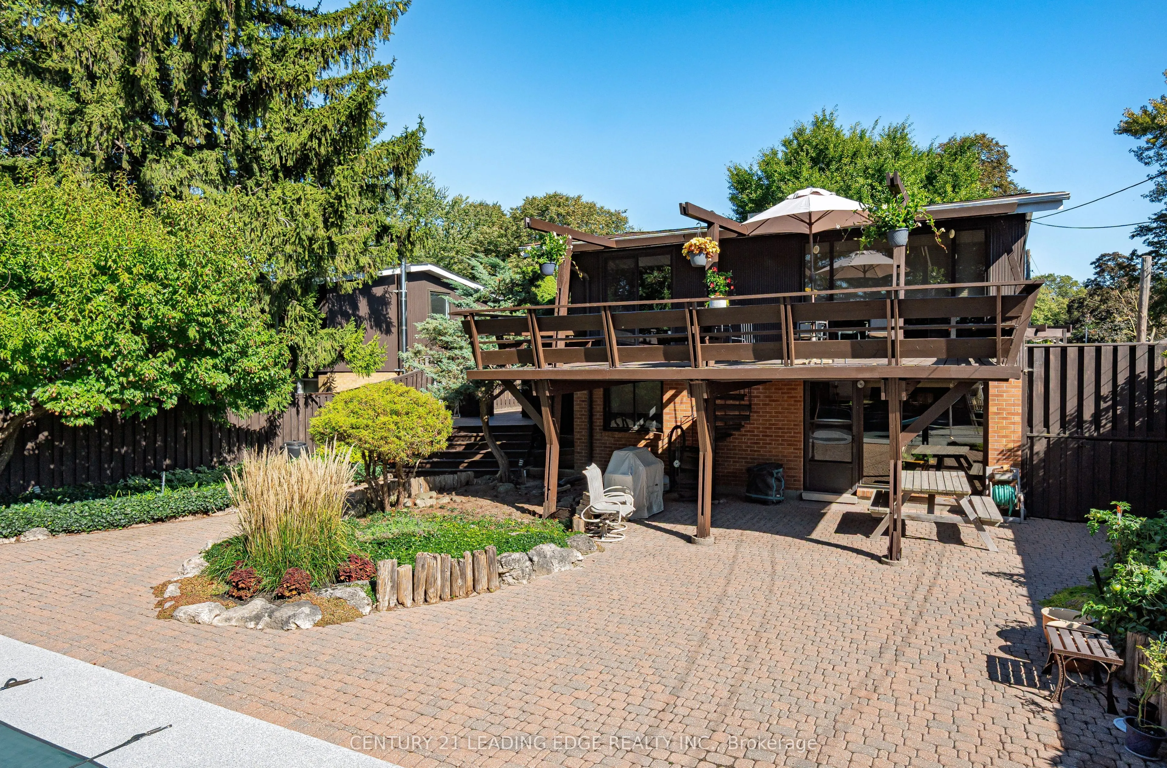 4 Rosswood Crescent