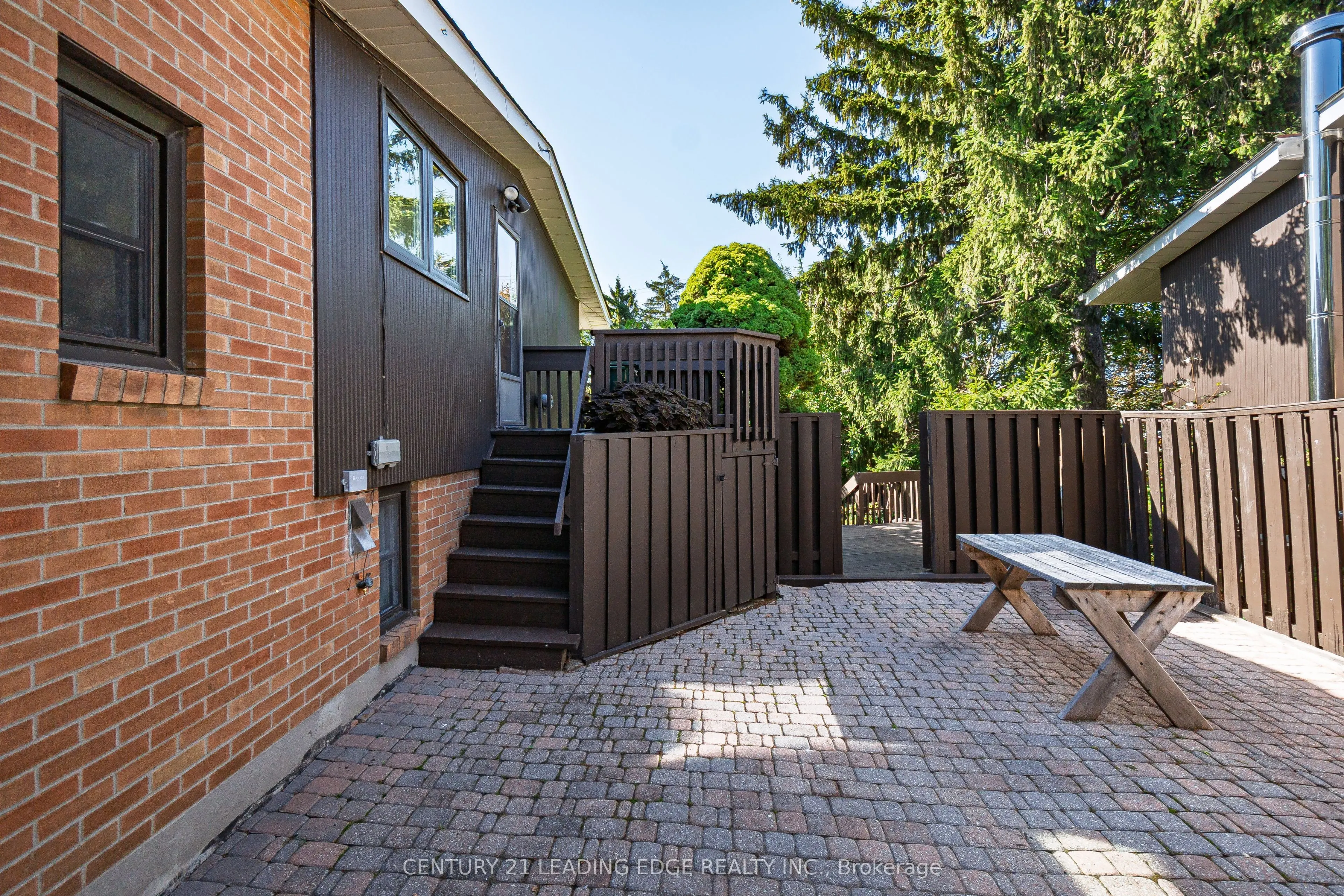 4 Rosswood Crescent