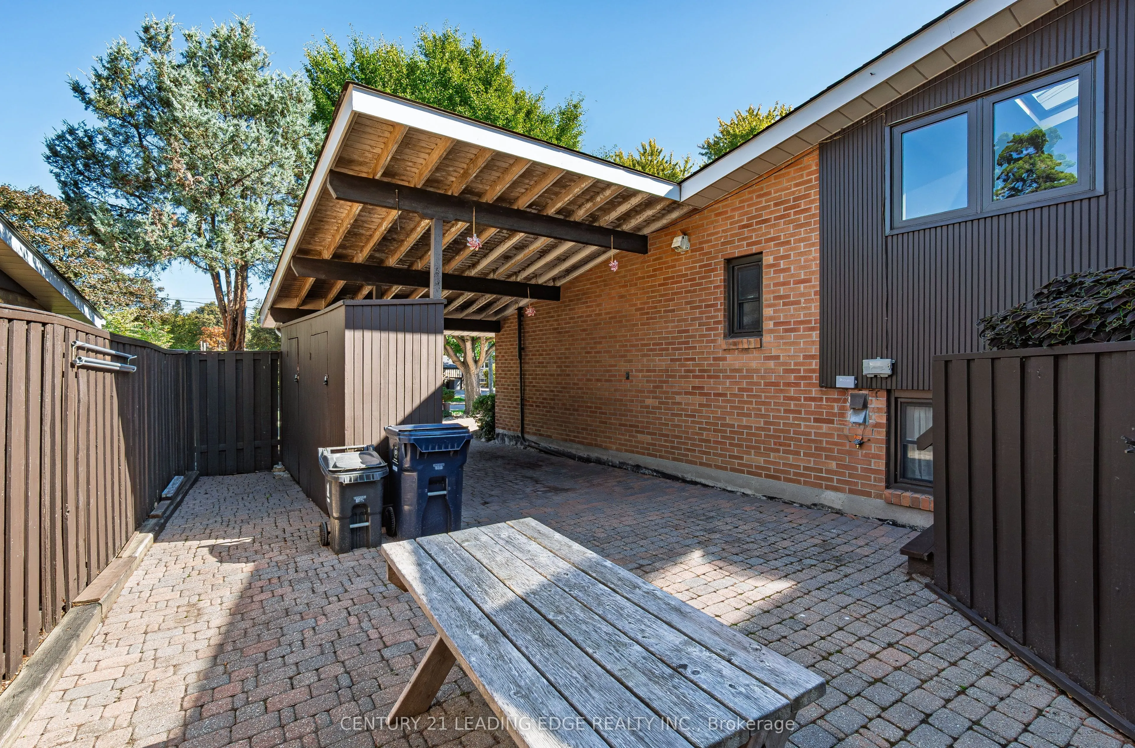 4 Rosswood Crescent