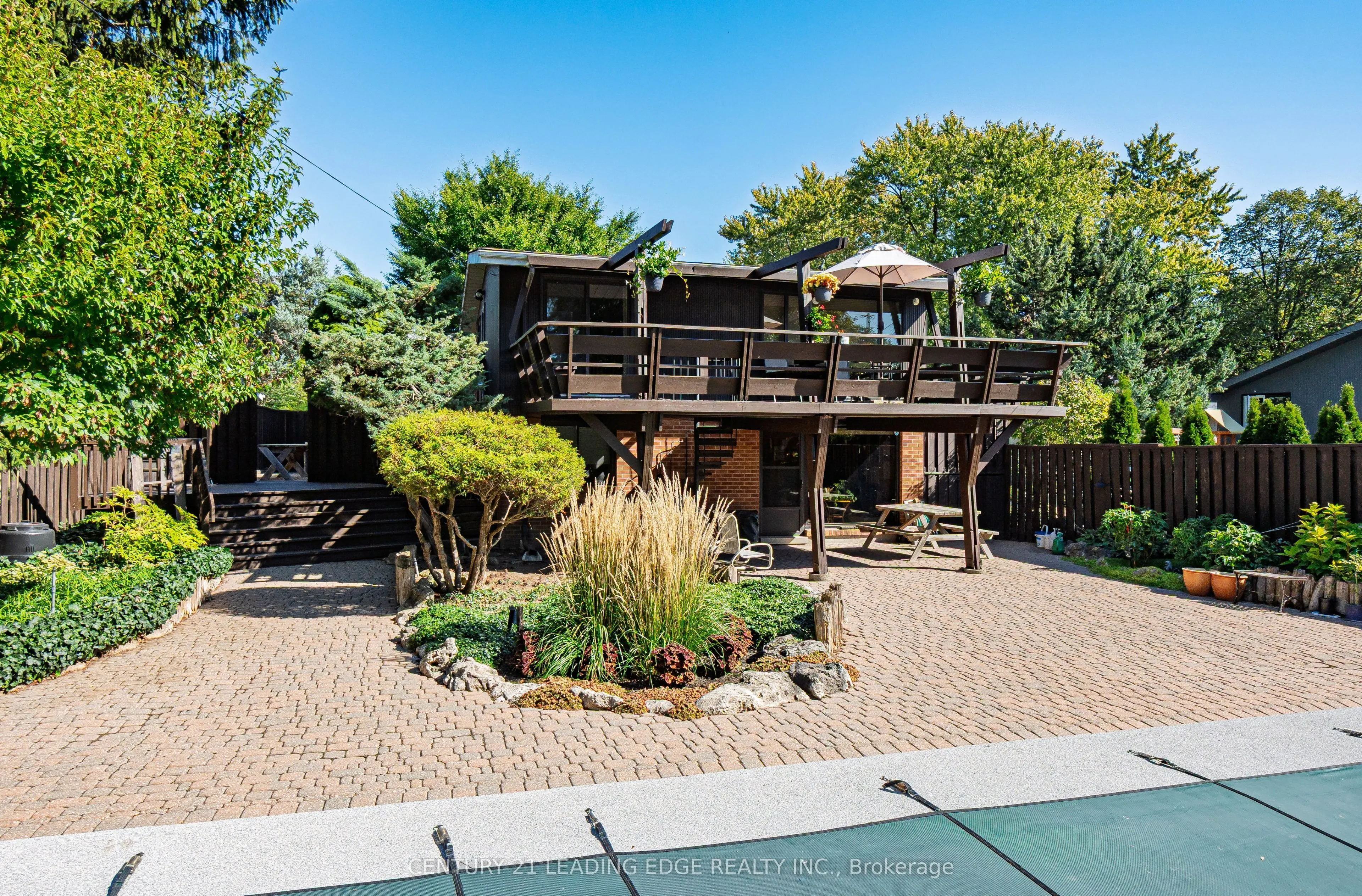 4 Rosswood Crescent