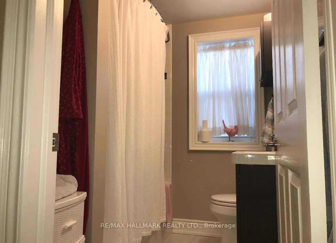 547 Kingston Road, #1