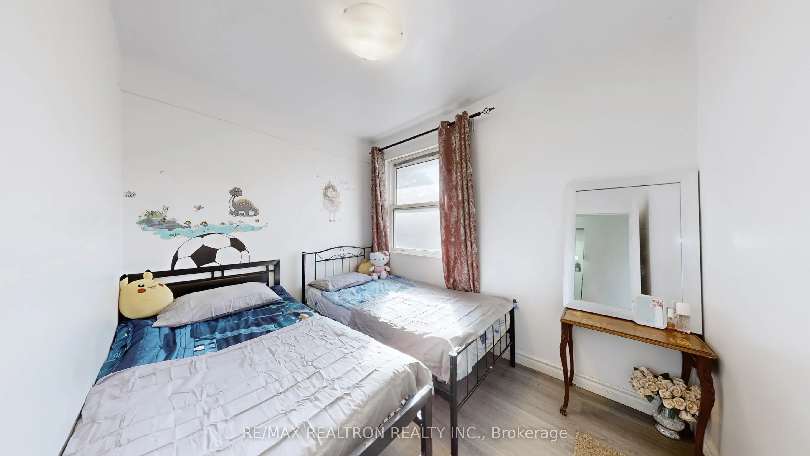 1370 Lakefield Street